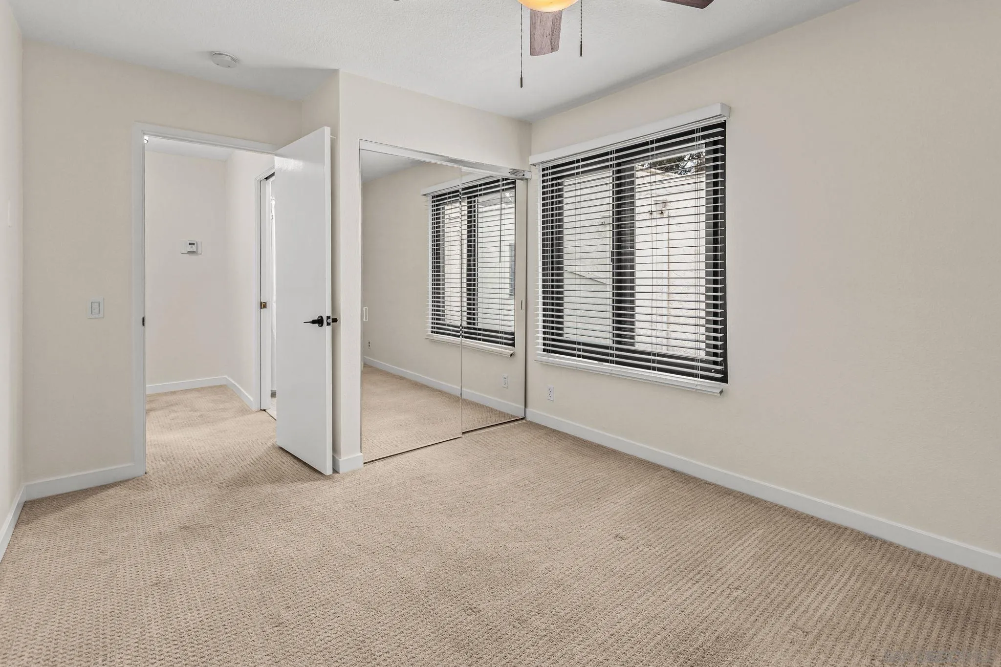 https://cdn.realtyfeed.com/cdn/127/260013747/d8dd3a41b022b1ba04f788e38c348f2f.webp