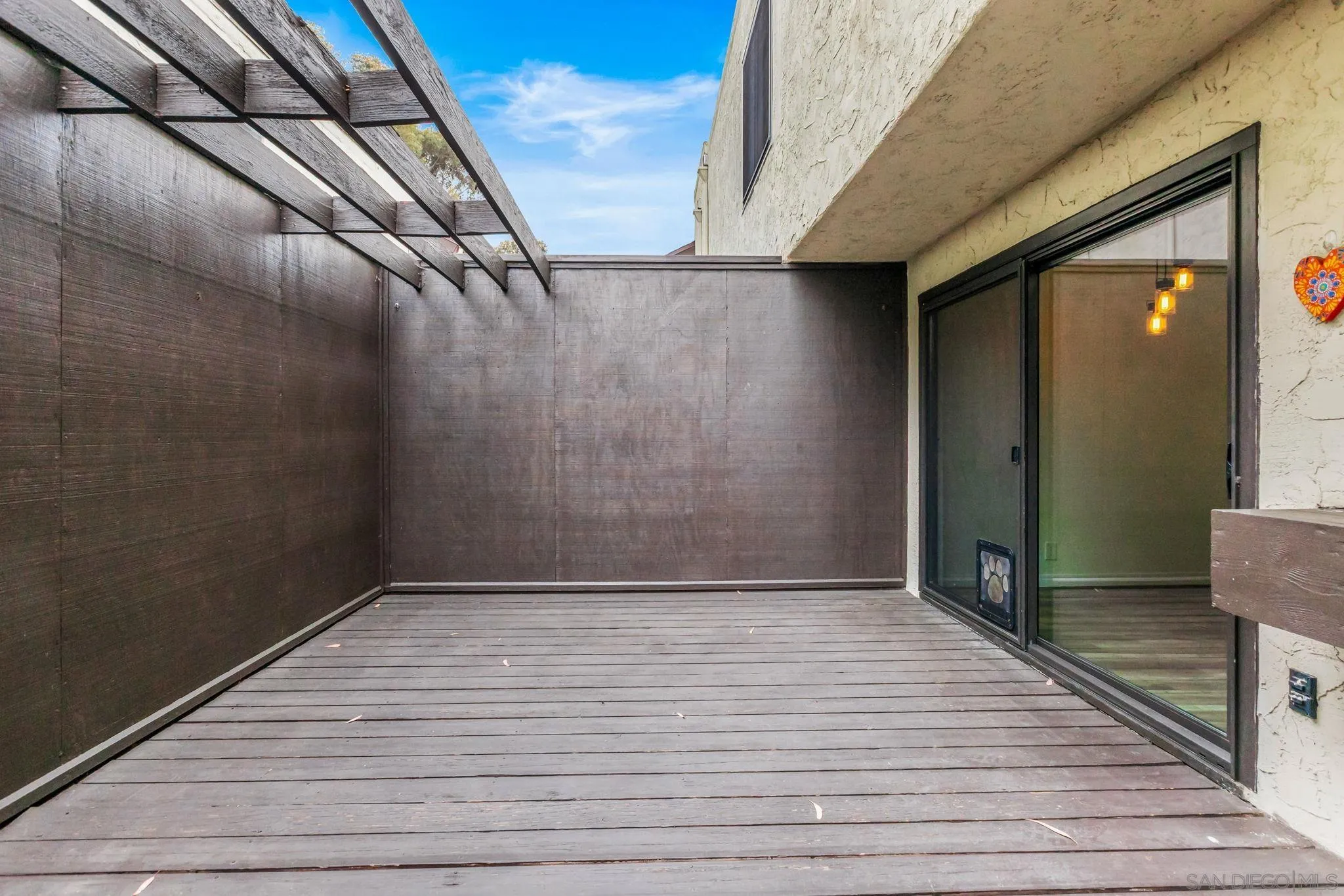 https://cdn.realtyfeed.com/cdn/127/260013747/e3c66542033717f1cb9b0aab0daeb810.webp
