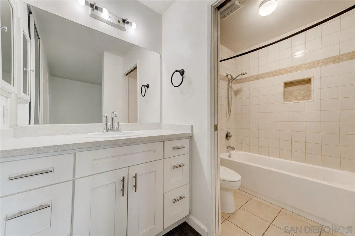 https://cdn.realtyfeed.com/cdn/127/260013751/724b28375b3bcd4f34d679fa06b0ed7c.webp