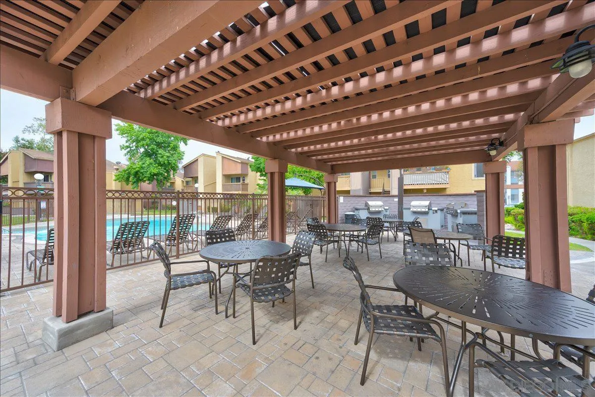 https://cdn.realtyfeed.com/cdn/127/260013751/8cf2eed3dc179f2eaa9abde9776f81a4.webp