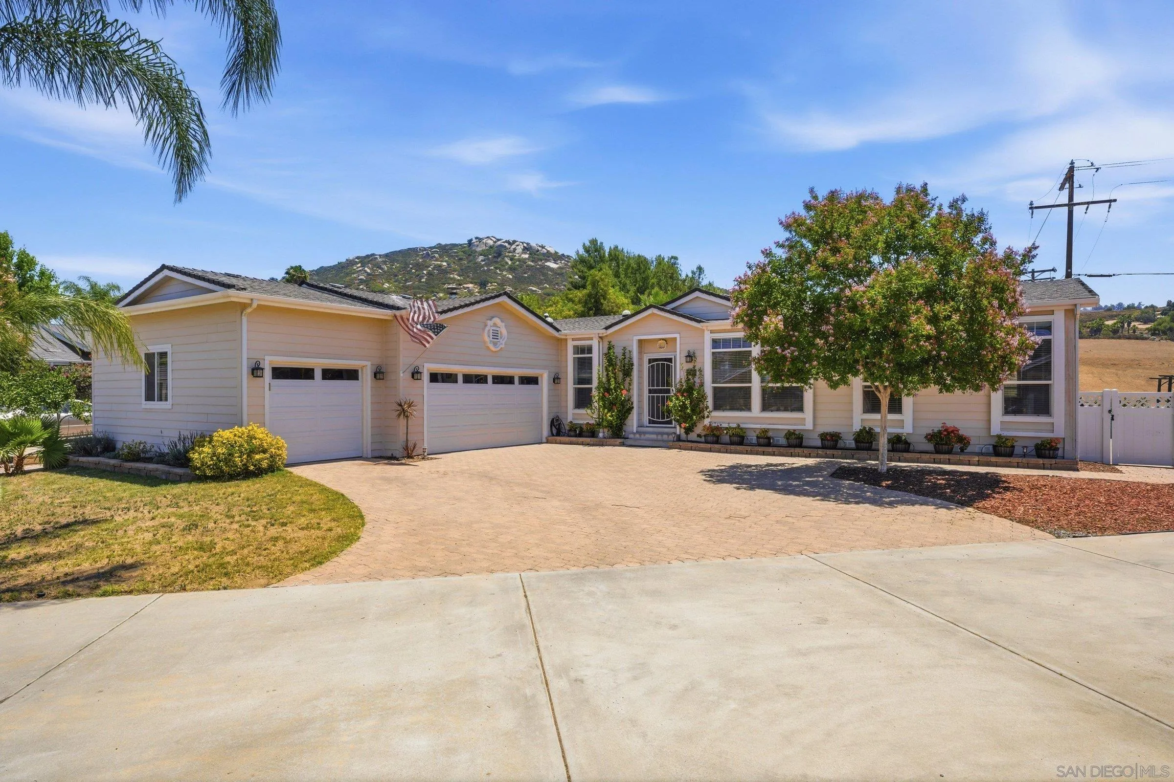 Ramona, CA 92065