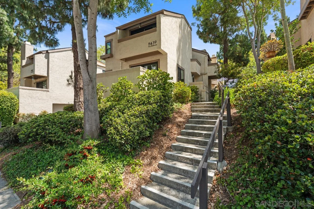 La Jolla, CA 92037