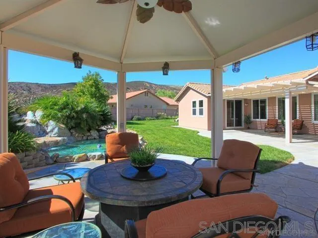 https://cdn.realtyfeed.com/cdn/127/260013760/bda199408d7ef3d54cf32a232d9a1d48.webp