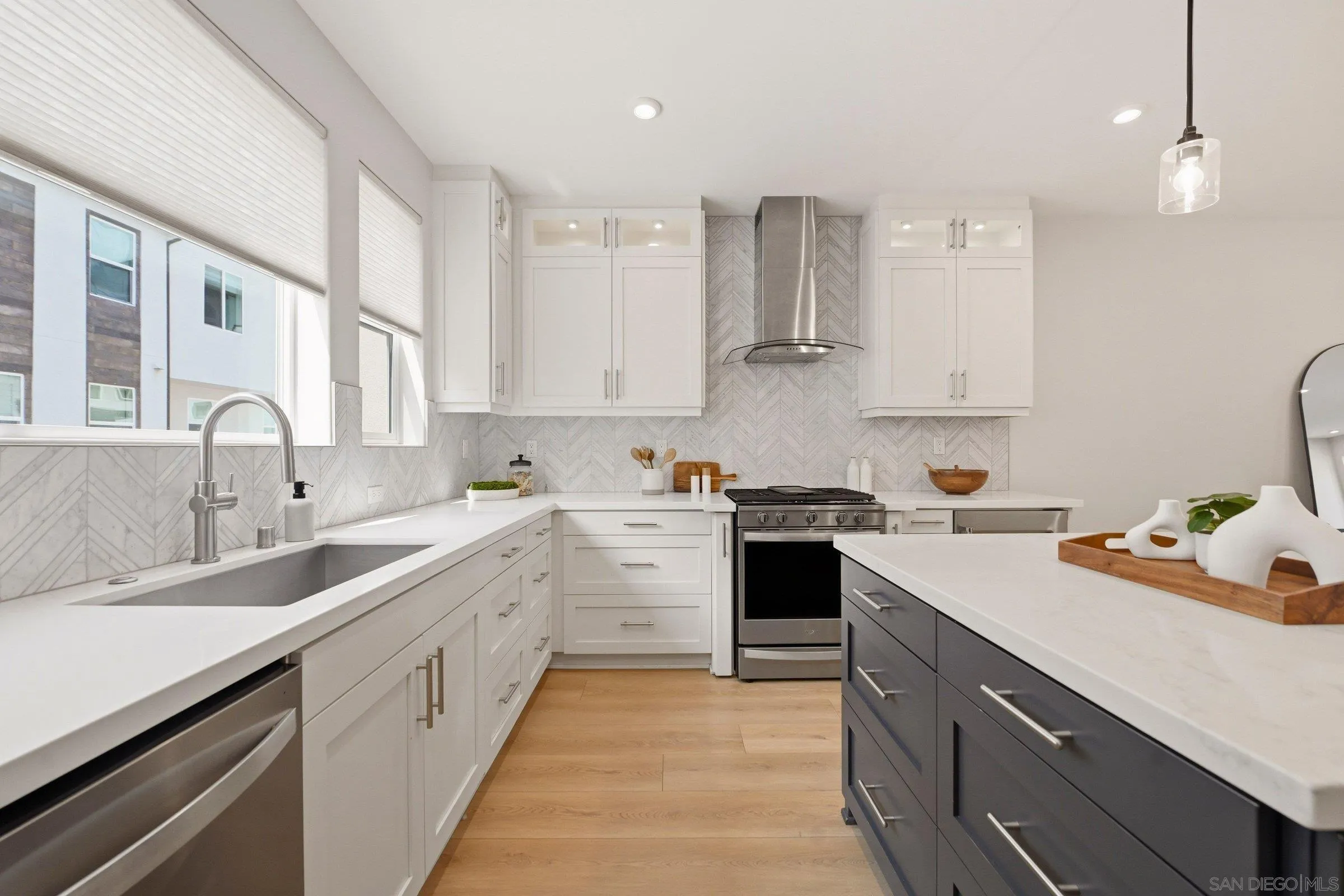 https://cdn.realtyfeed.com/cdn/127/260013763/38aa736c35c93b9afaed64006b099975.webp