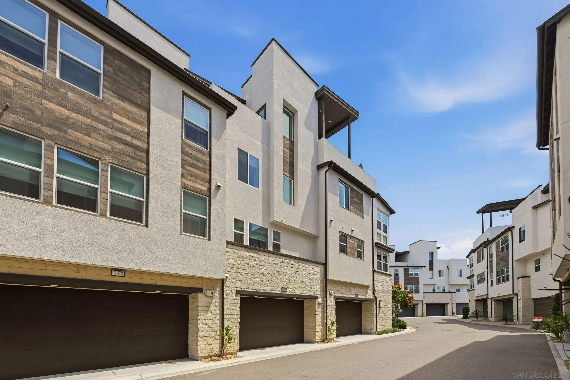 https://cdn.realtyfeed.com/cdn/127/260013763/4a7bef9abf1e2182c24cf794e49f59db.webp