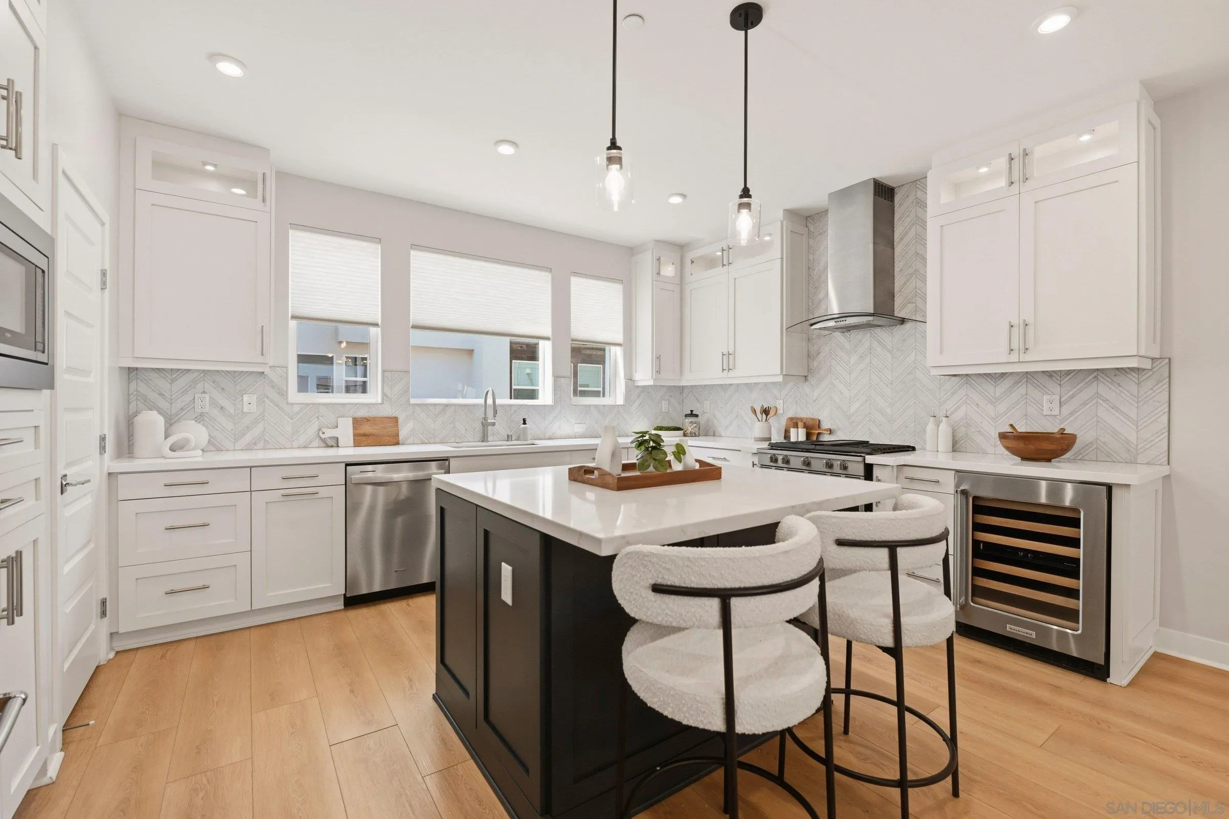 https://cdn.realtyfeed.com/cdn/127/260013763/4d71be56450ba32b7191950e844bbe79.webp