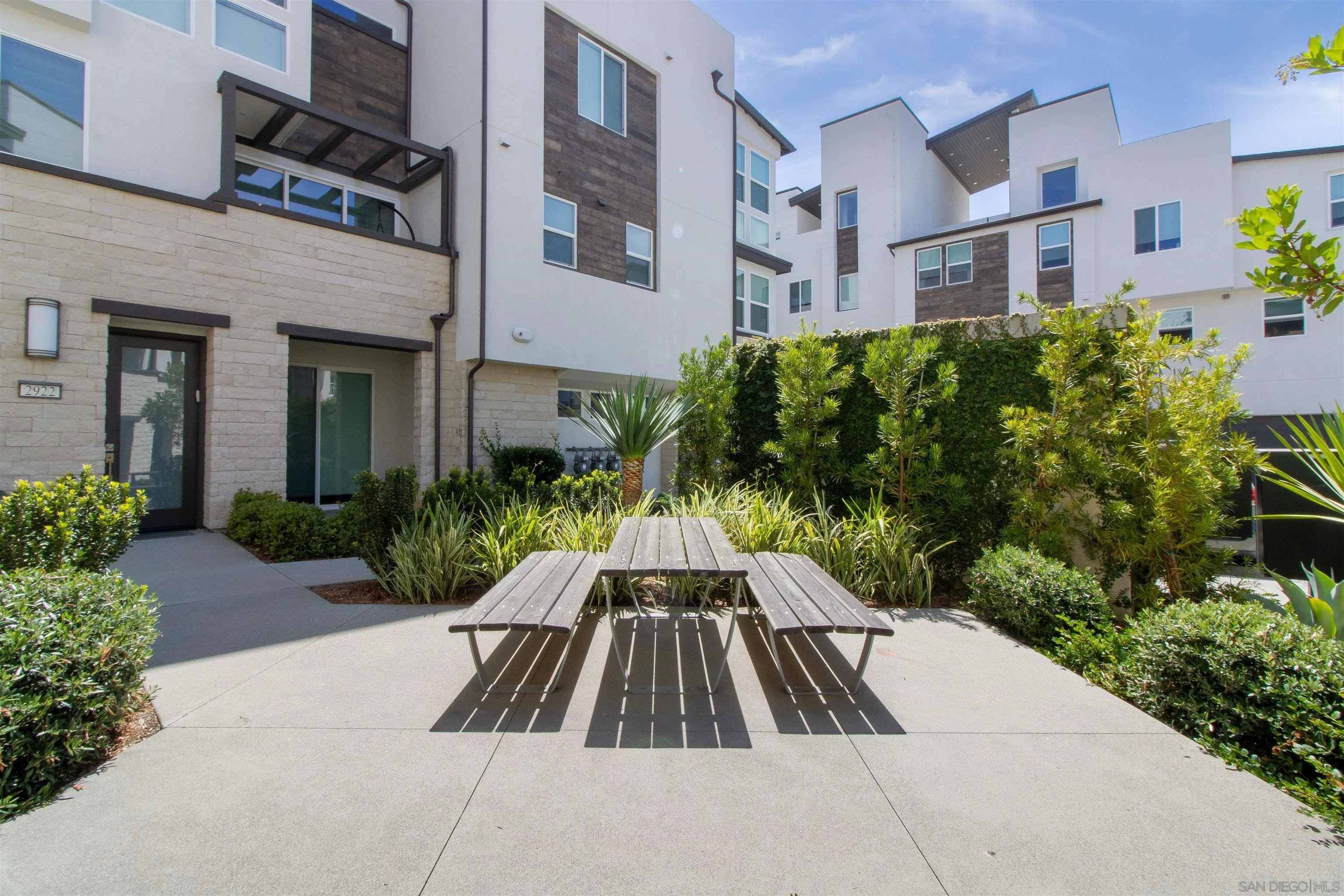 https://cdn.realtyfeed.com/cdn/127/260013763/f6f7d14b7a335a2d6a17a75b1e5148c2.webp