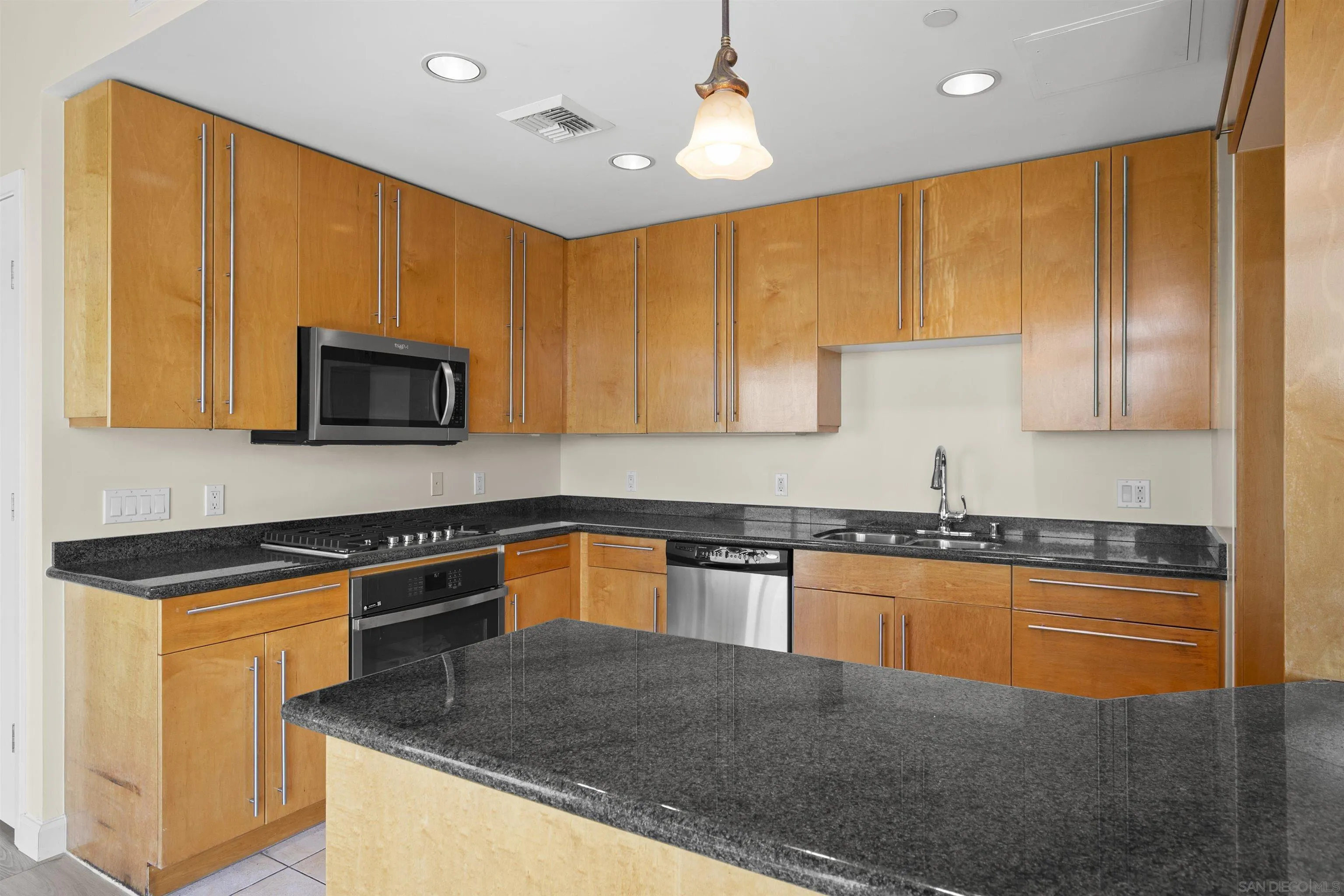Photo #25: 260013769 Listing: Photo #25