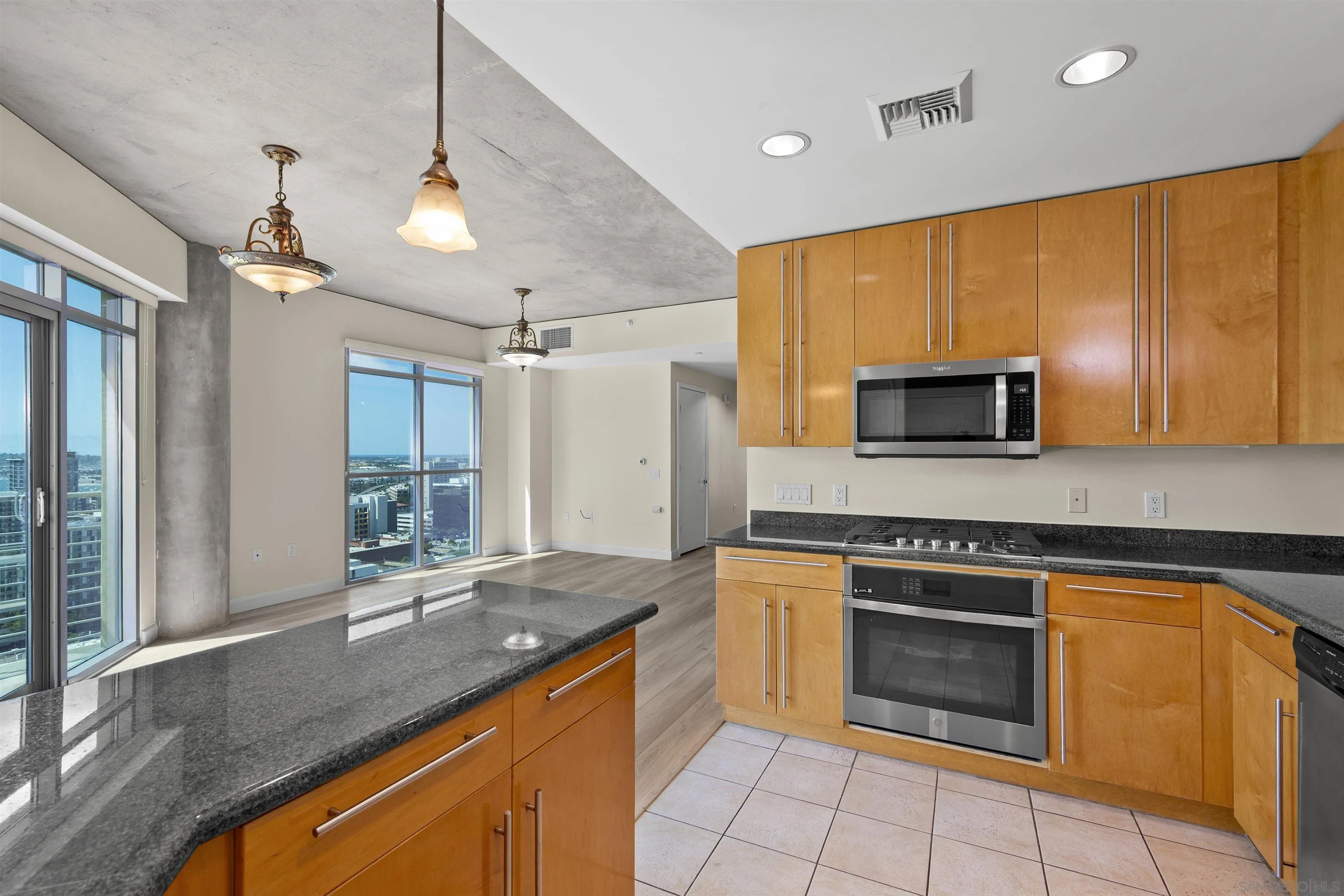Photo #23: 260013769 Listing: Photo #23