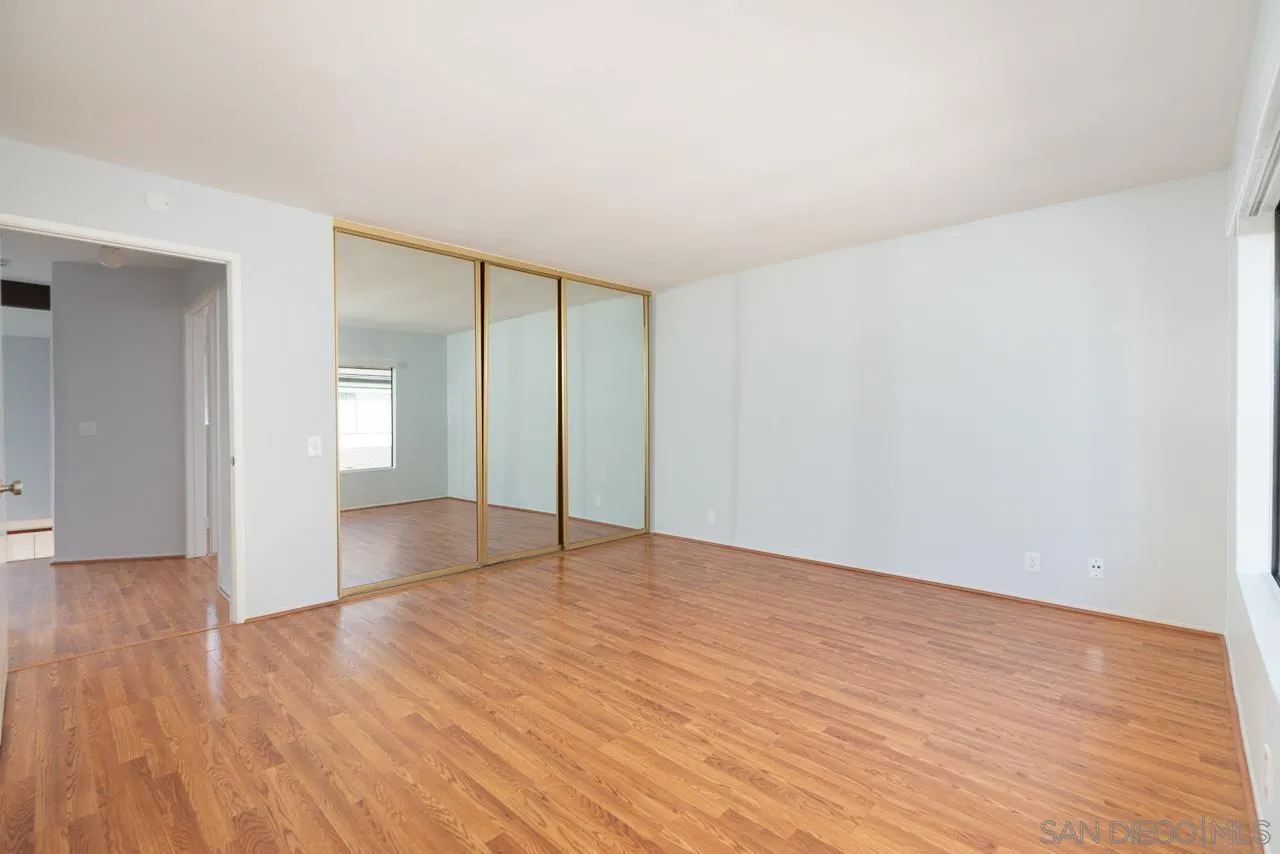 Photo #12: 260013771 Listing: Photo #12