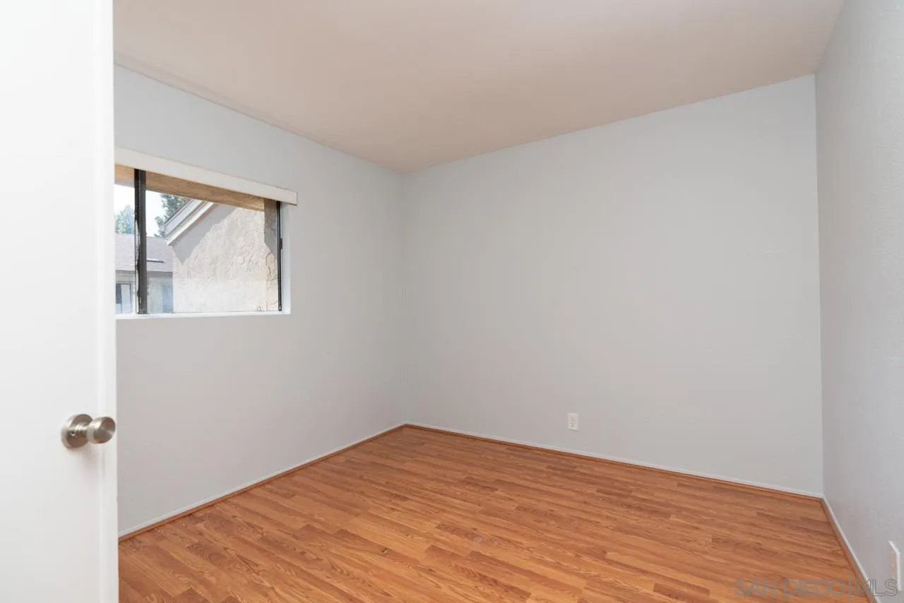 Photo #8: 260013771 Listing: Photo #8