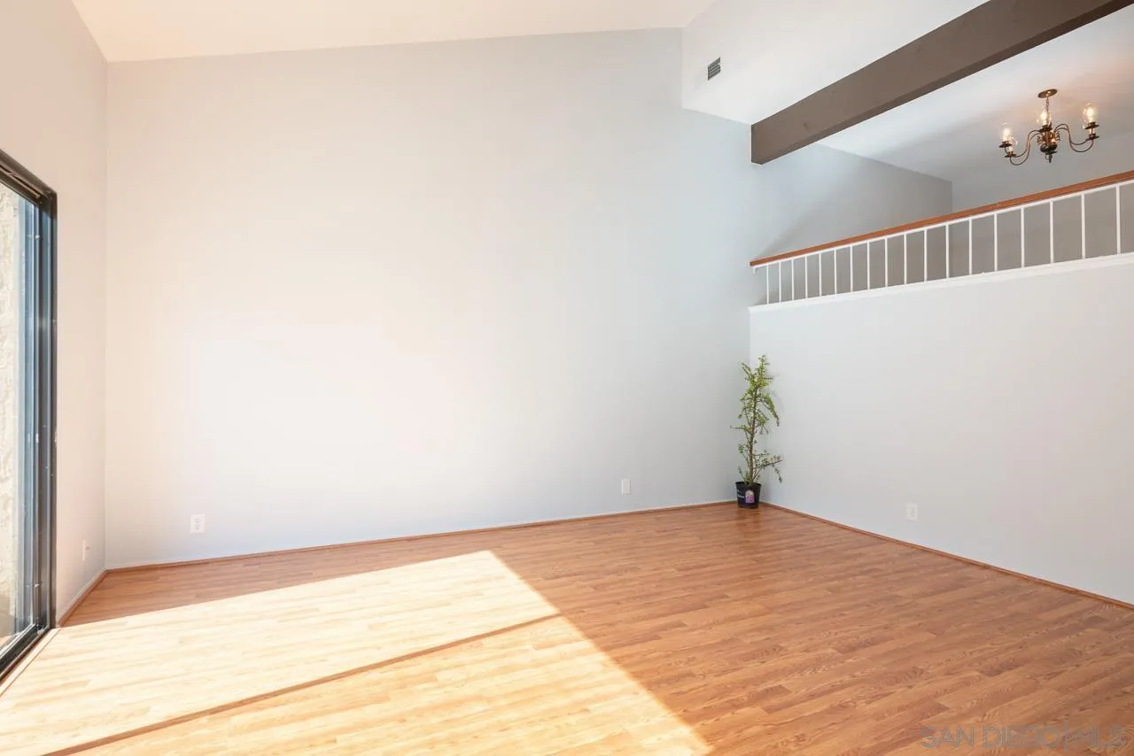 Photo #3: 260013771 Listing: Photo #3