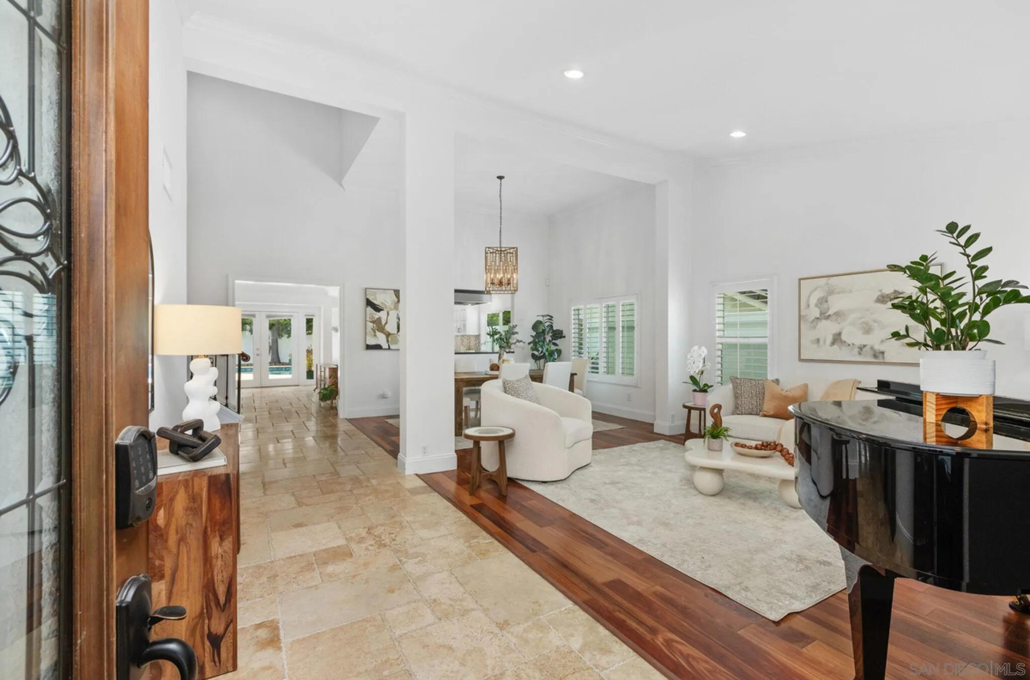 https://cdn.realtyfeed.com/cdn/127/260013773/16fd05bfaca91e9ee6a6942e362e6e79.webp
