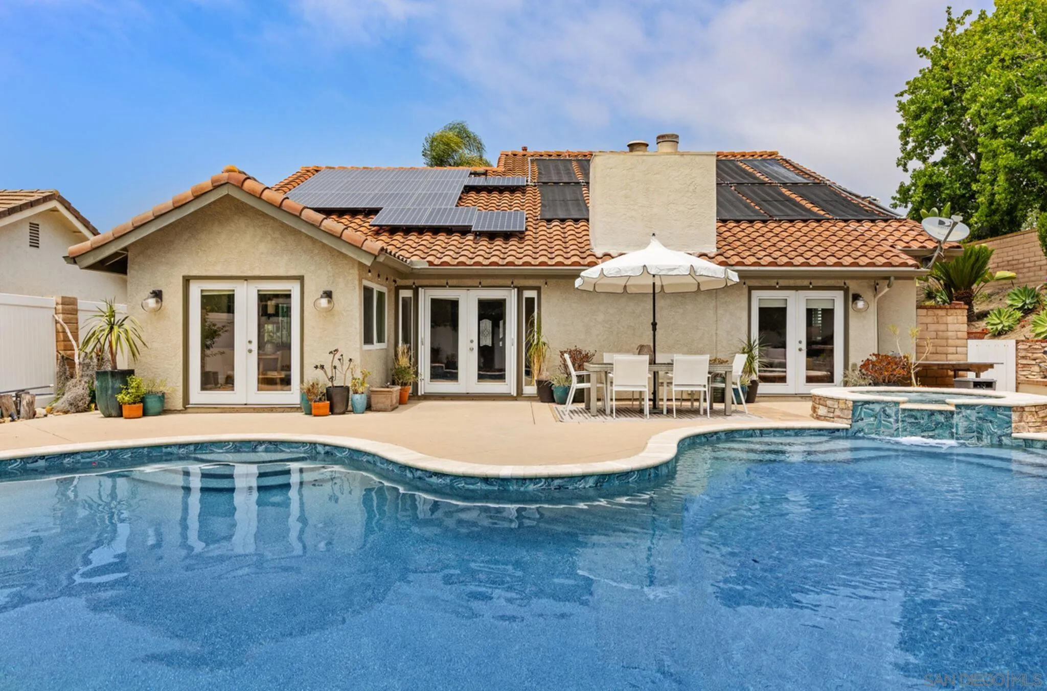 https://cdn.realtyfeed.com/cdn/127/260013773/22bf50720cfdbbfaff9e4b9df5657cdd.webp