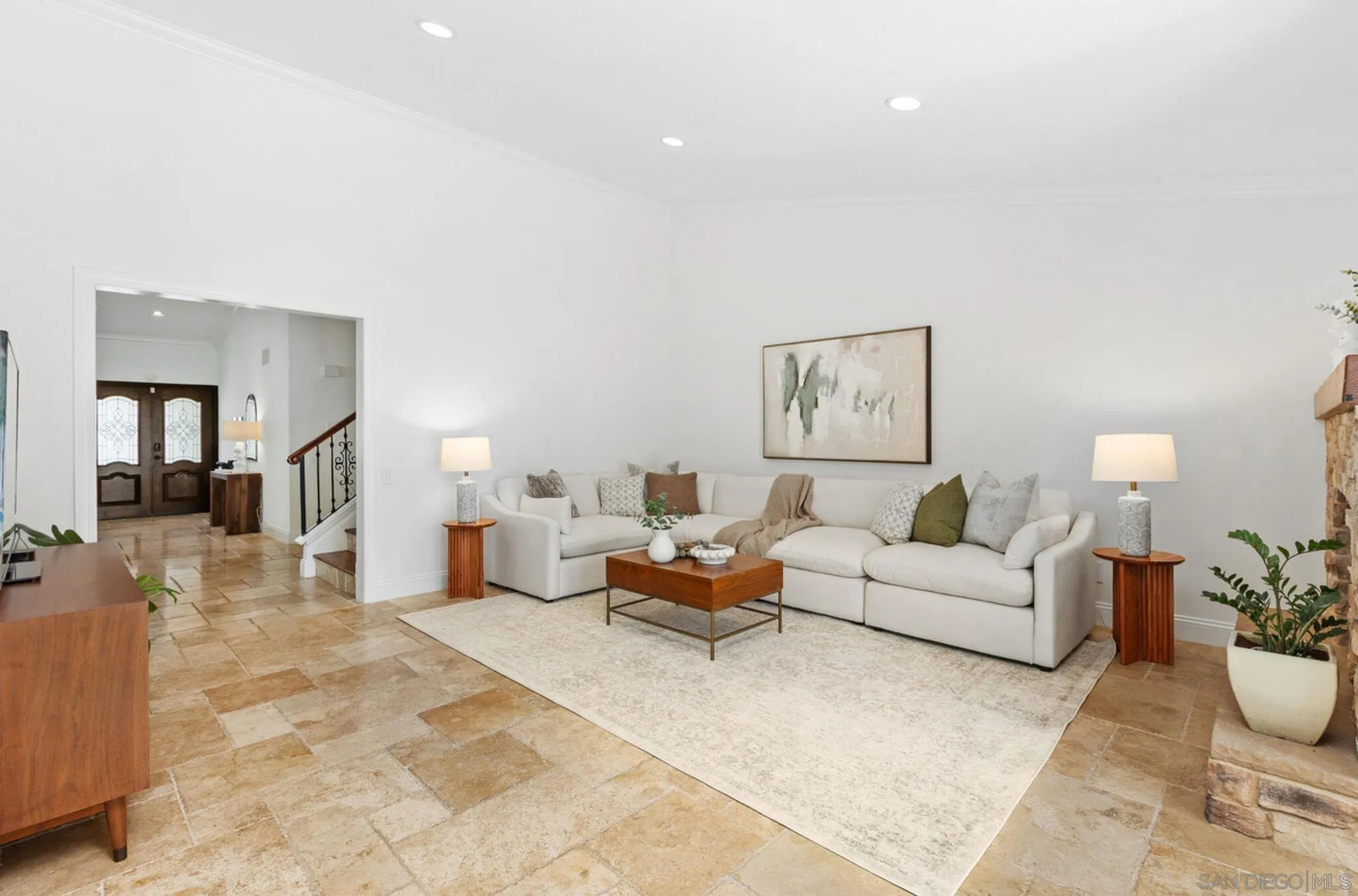 https://cdn.realtyfeed.com/cdn/127/260013773/25b70afd8ee4dd247386e1332f98d658.webp