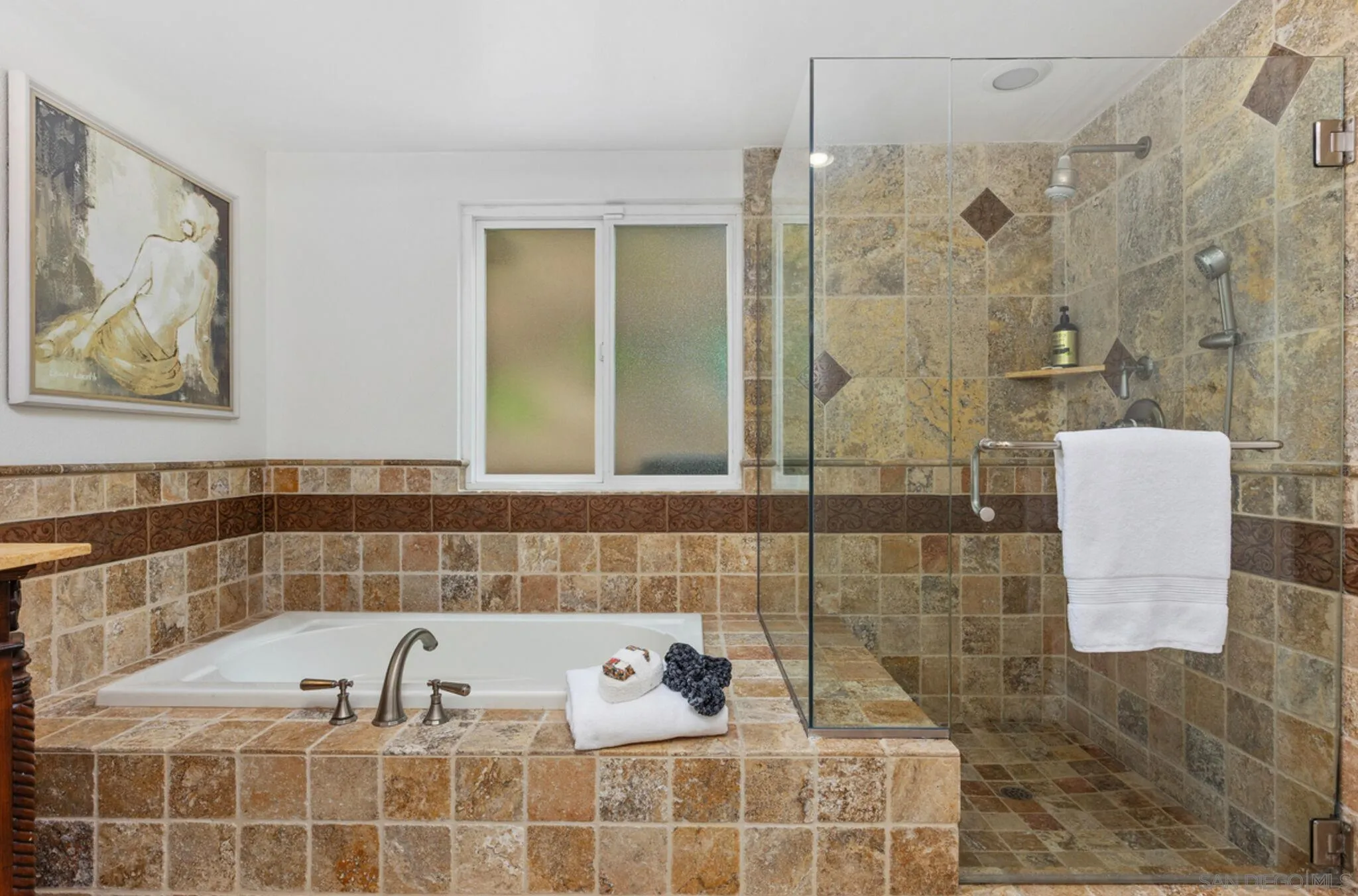 https://cdn.realtyfeed.com/cdn/127/260013773/73627142ff8faac4ba50e16b094c3391.webp