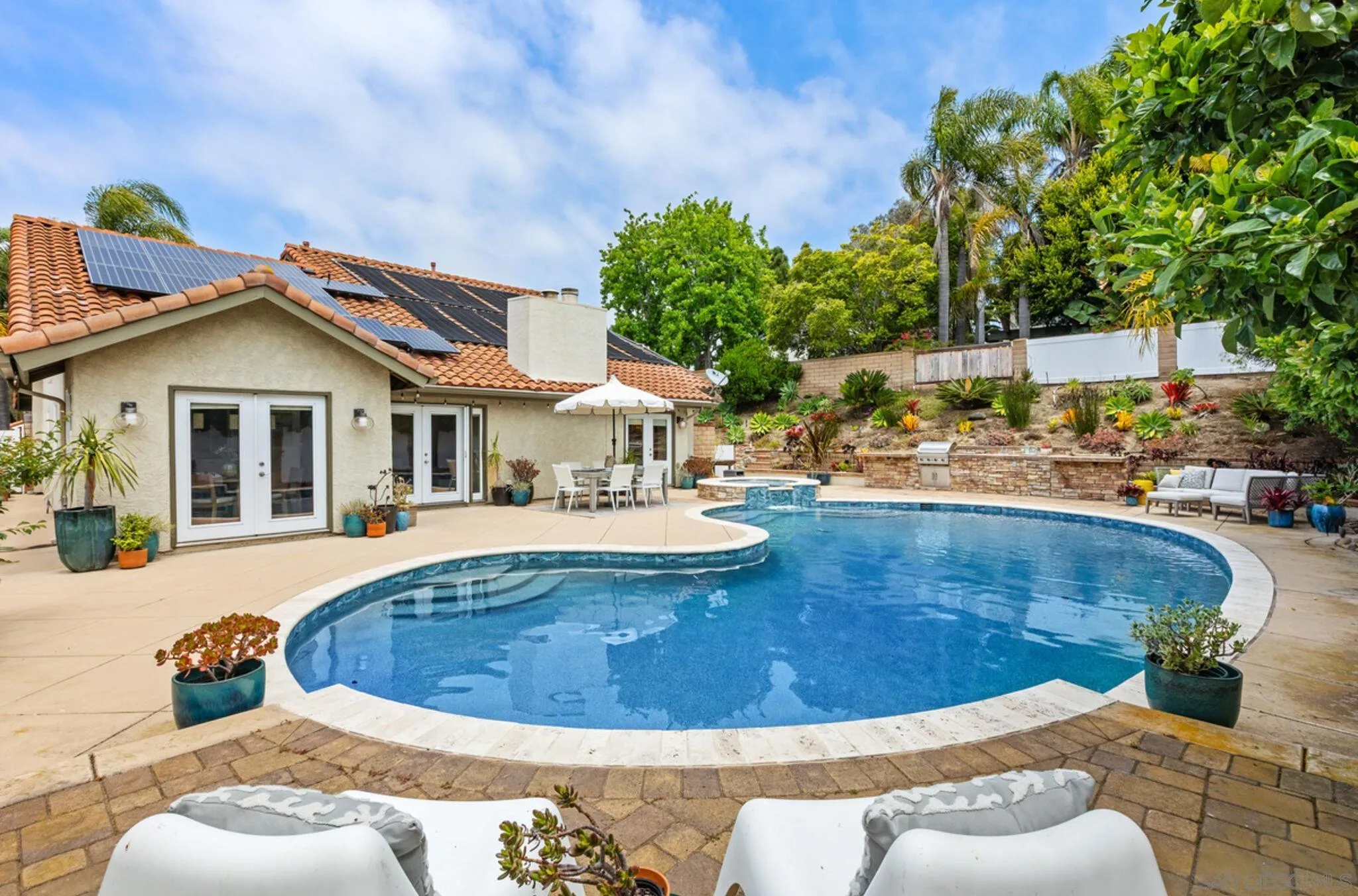 https://cdn.realtyfeed.com/cdn/127/260013773/c1240437e48ebab5b6252604a37ef309.webp