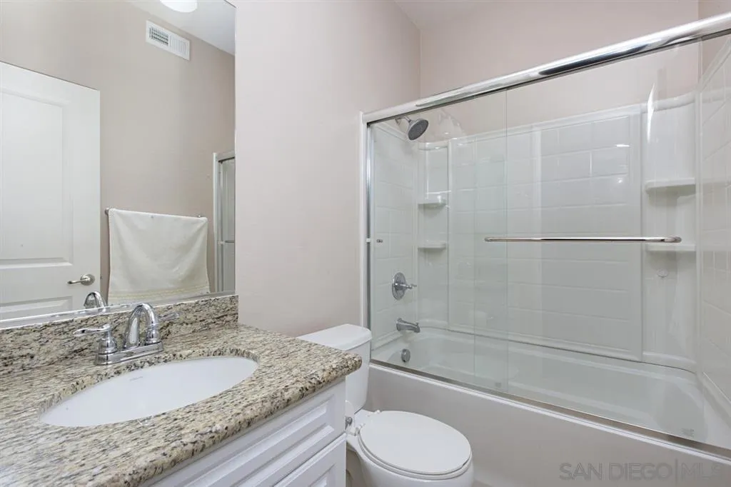 Photo #6: 260013779 Listing: Photo #6