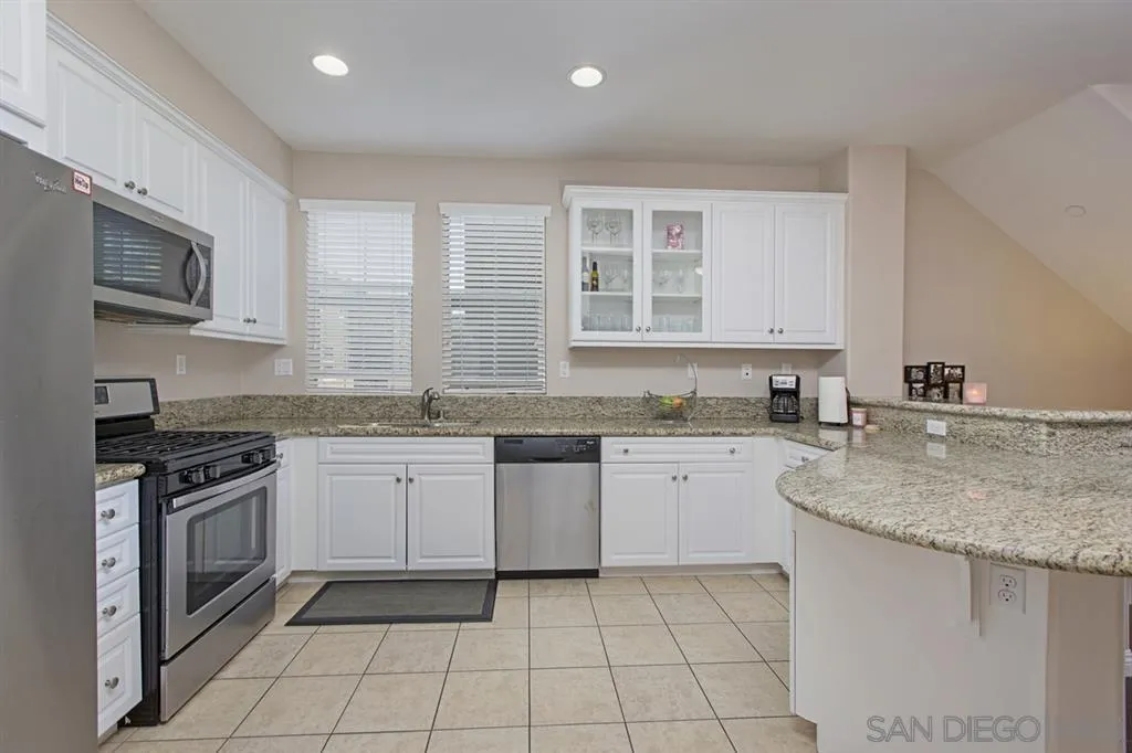 Photo #13: 260013779 Listing: Photo #13