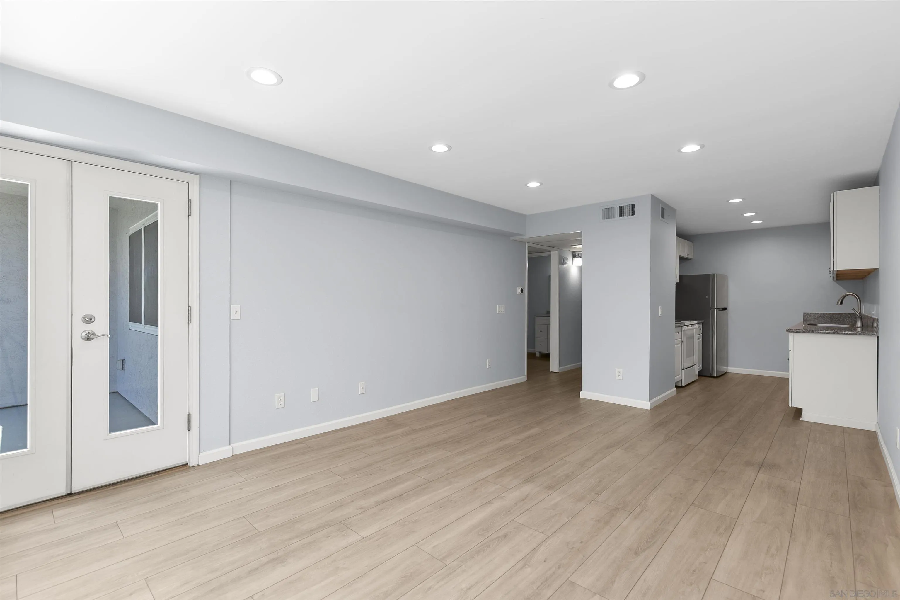 Photo #11: 260013781 Listing: Photo #11