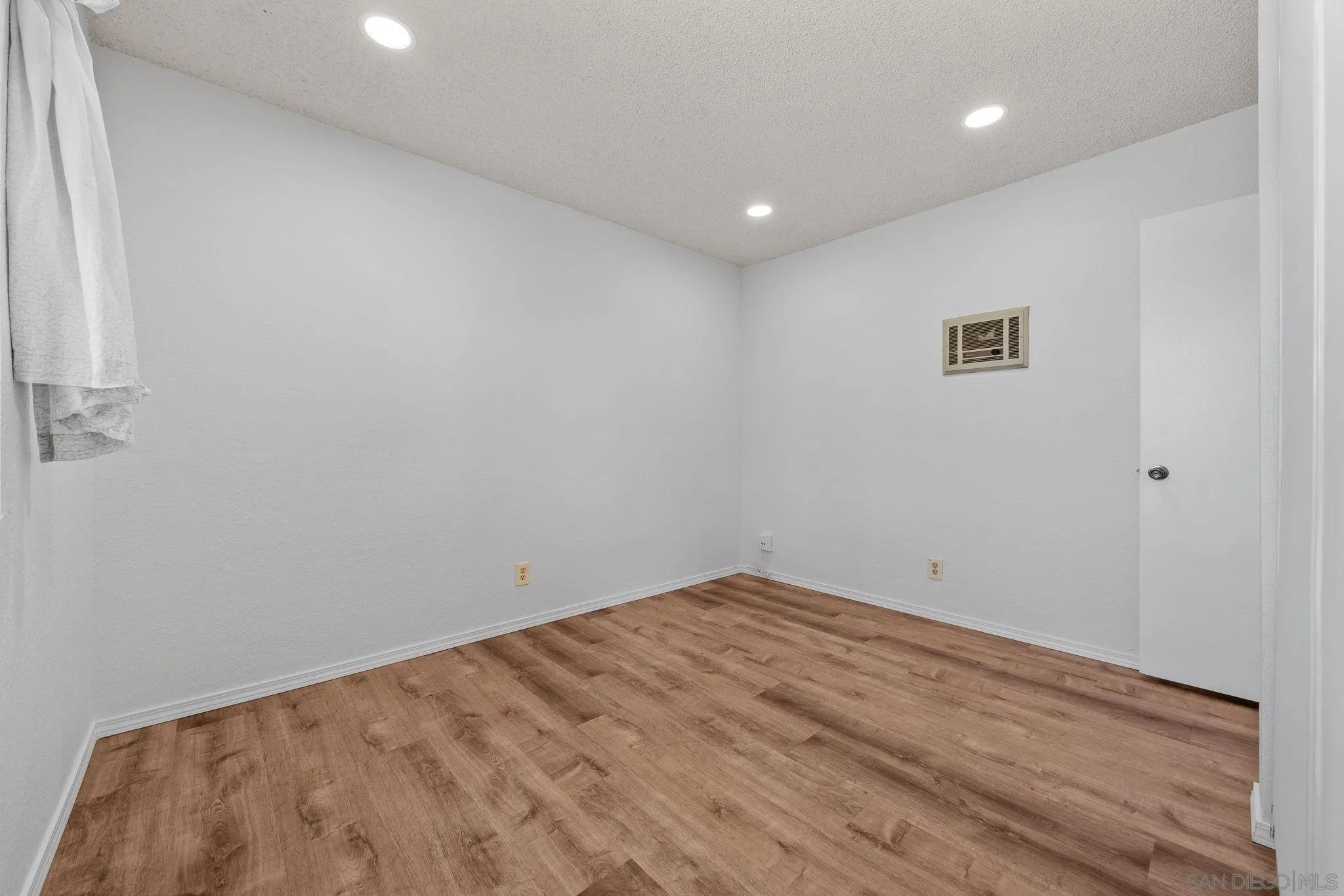 Photo #22: 260013787 Listing: Photo #22