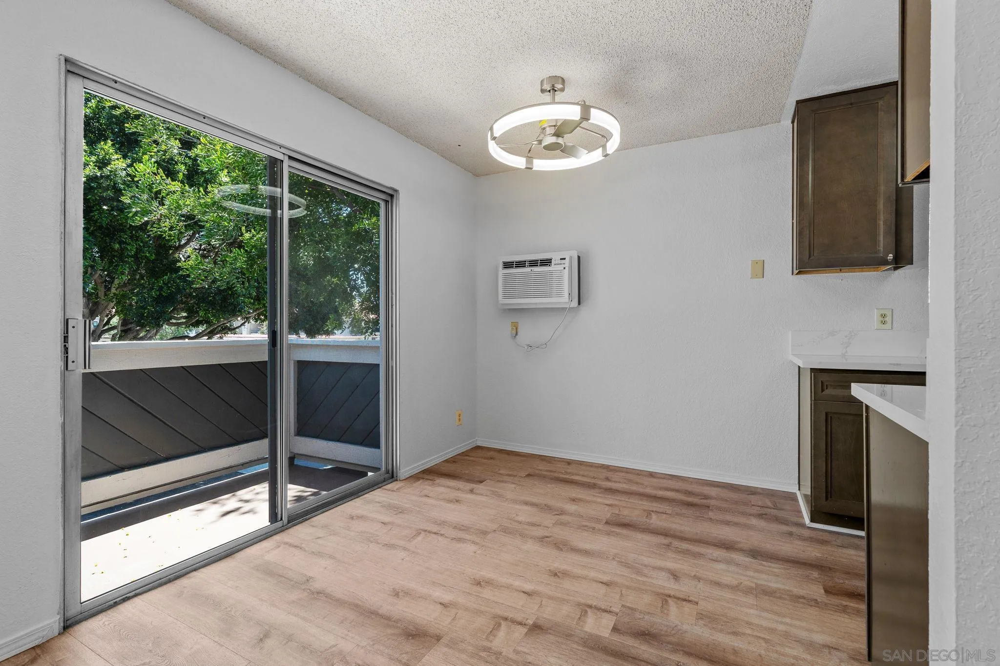 Photo #16: 260013787 Listing: Photo #16