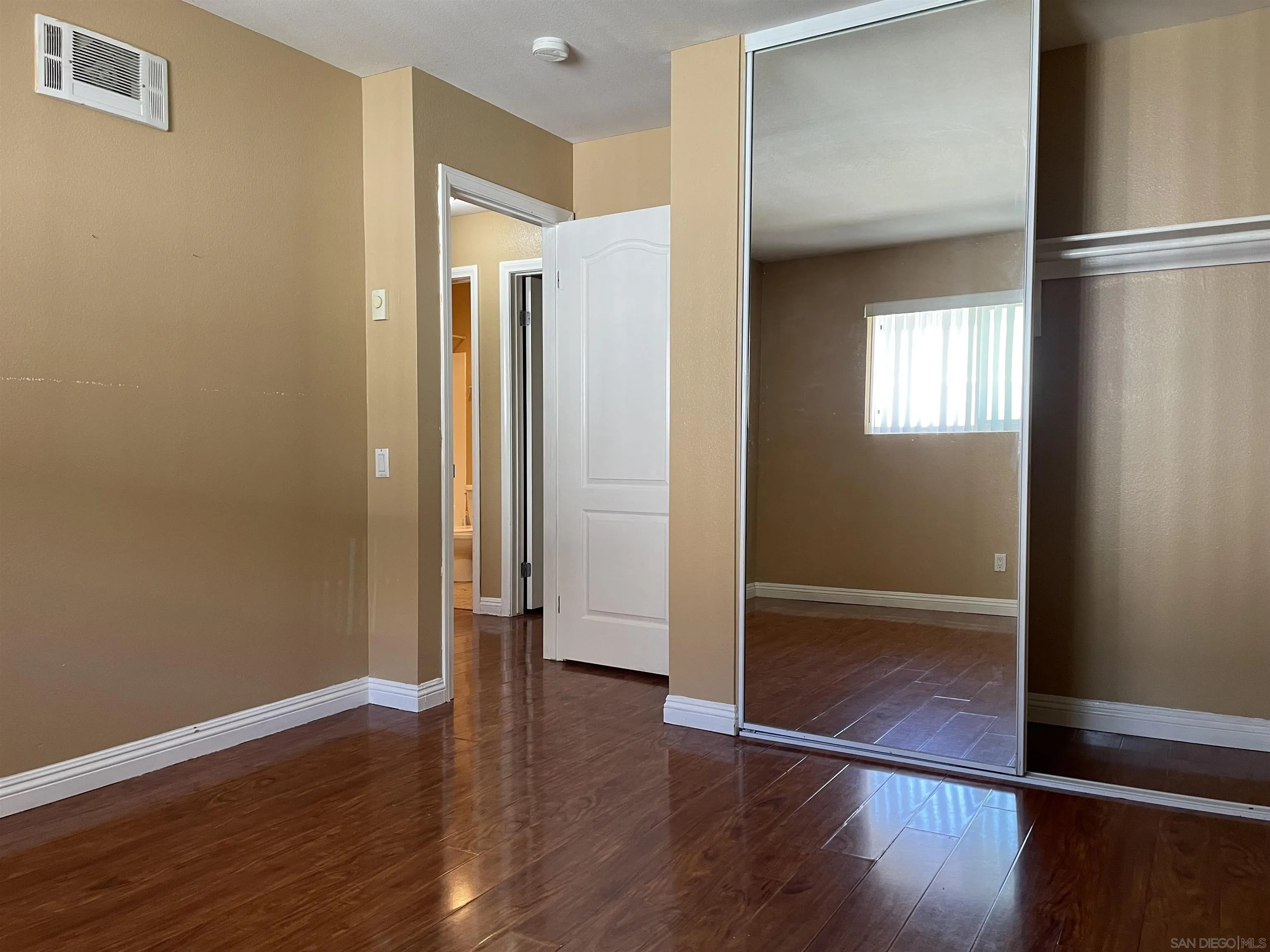 Photo #6: 260013789 Listing: Photo #6