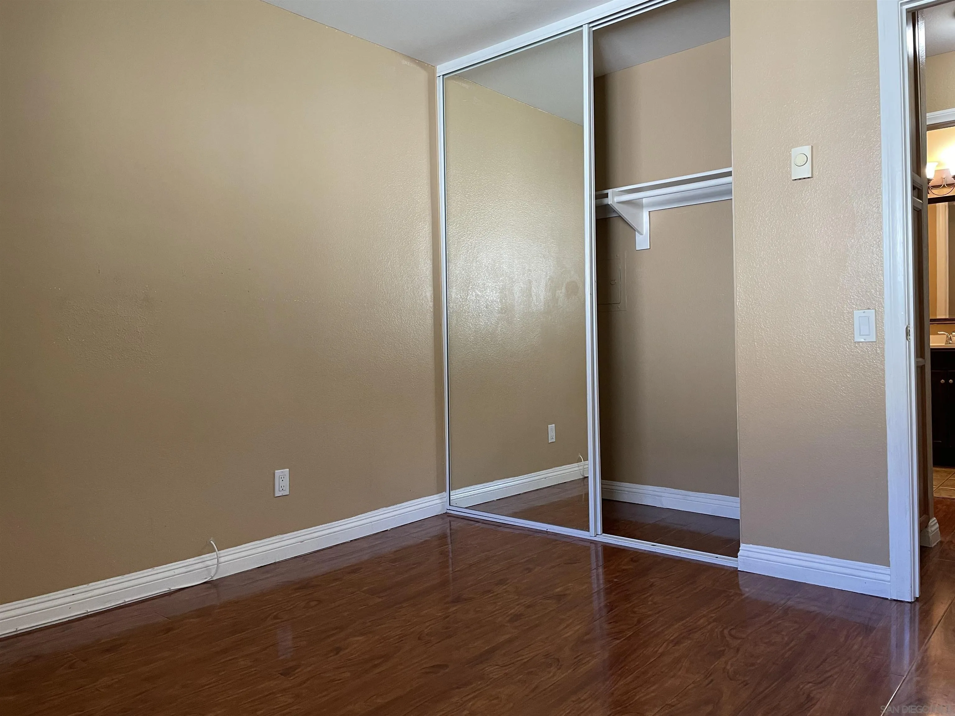 Photo #4: 260013789 Listing: Photo #4