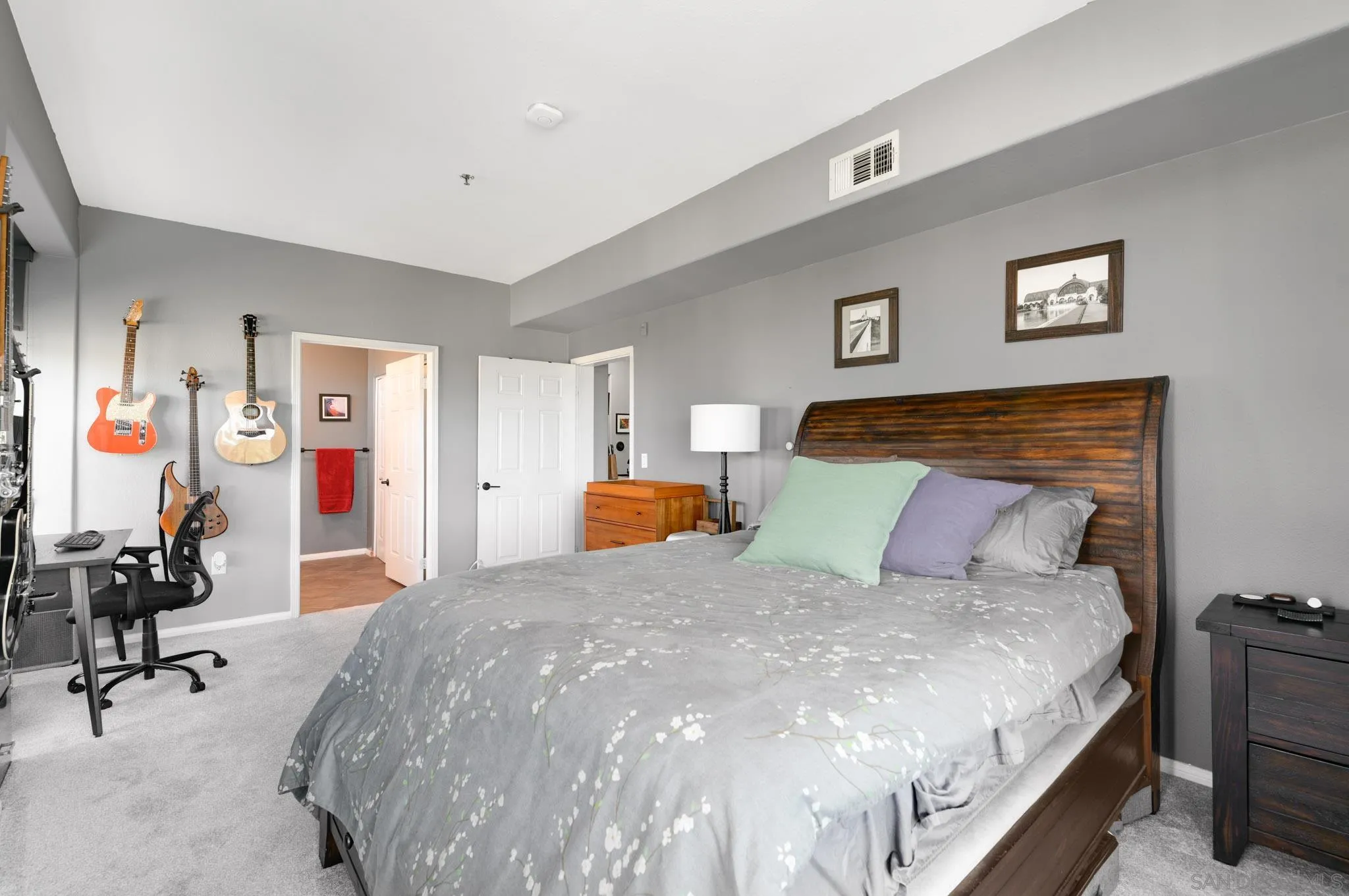 https://cdn.realtyfeed.com/cdn/127/260013794/0787a6dda2e26da0ee8c698030bf4336.webp