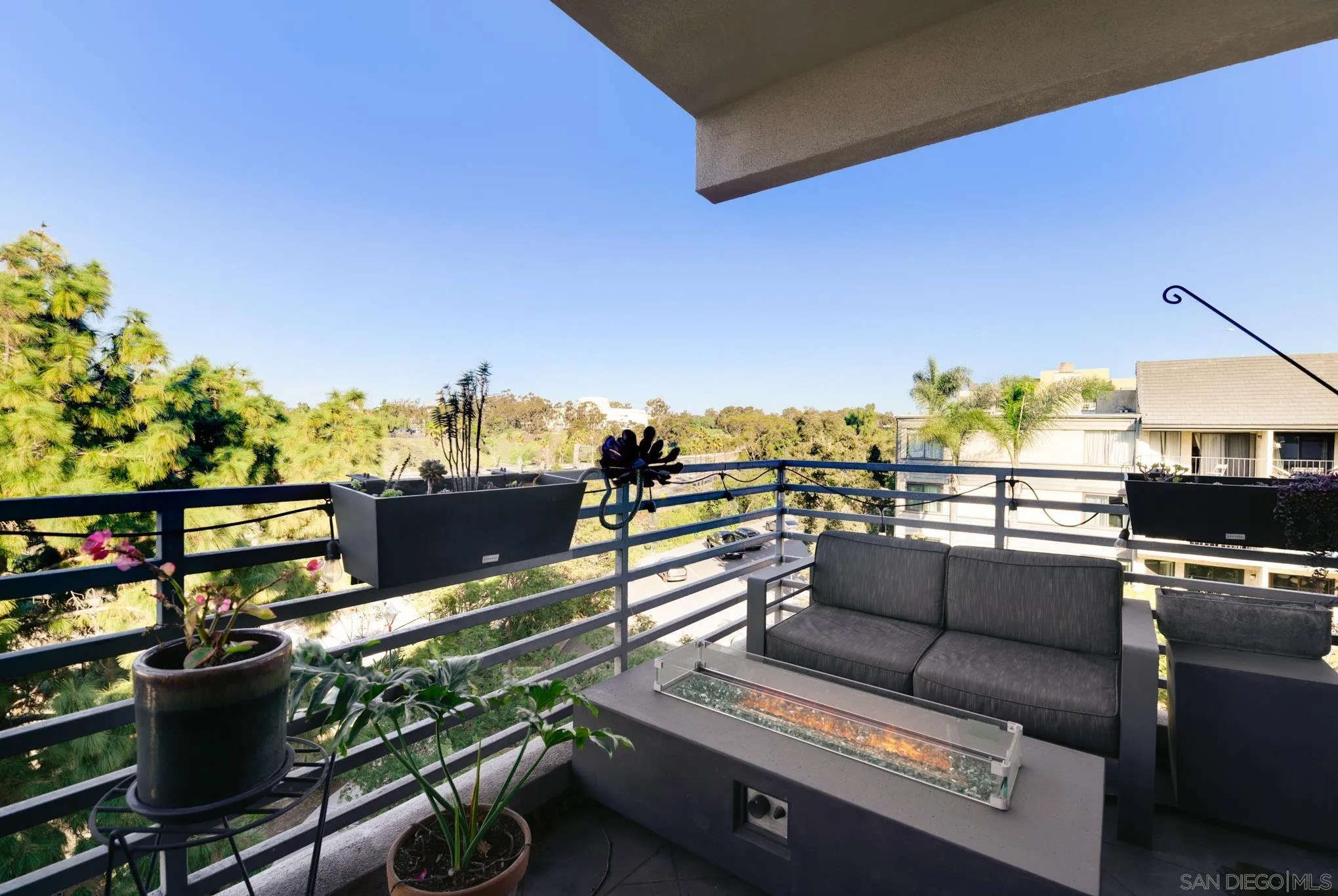 https://cdn.realtyfeed.com/cdn/127/260013794/e3fe4ab4e7a4d54b3ae5c2df0d213934.webp