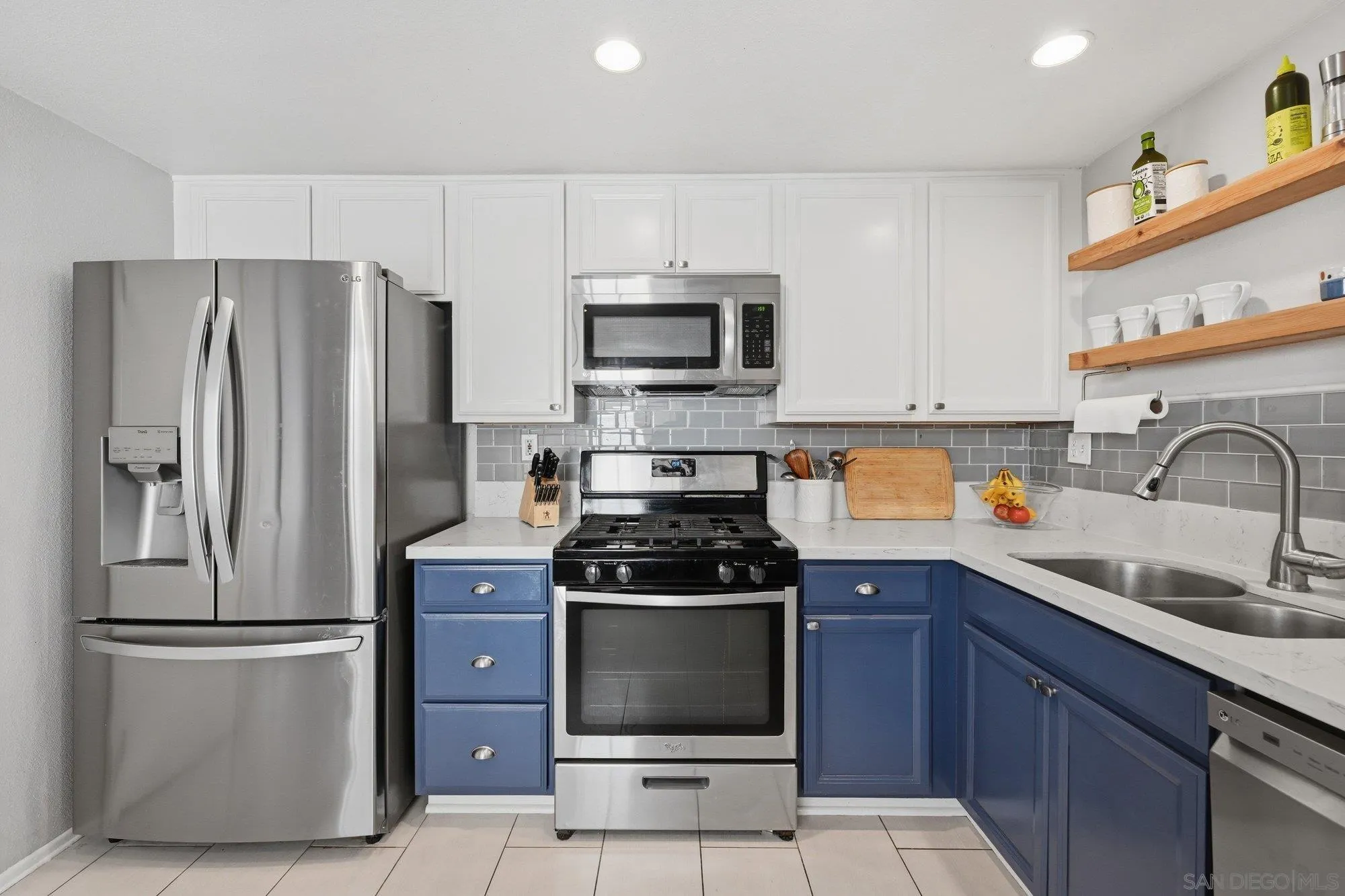https://cdn.realtyfeed.com/cdn/127/260013795/7e577e5b474dcfcc0c681ae6c267dbe6.webp