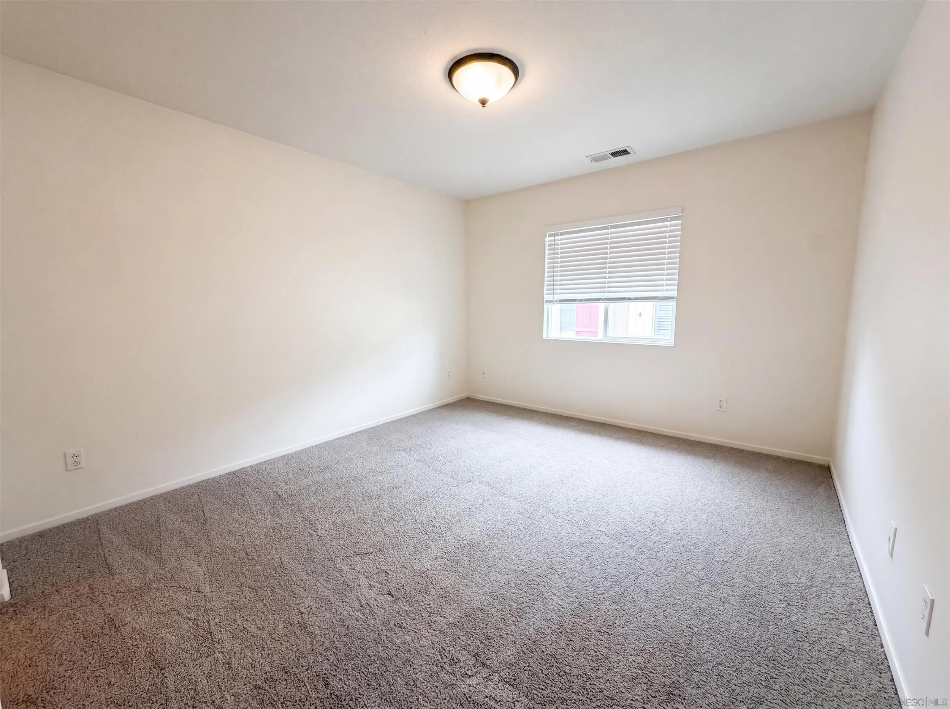 Photo #8: 260013797 Listing: Photo #8