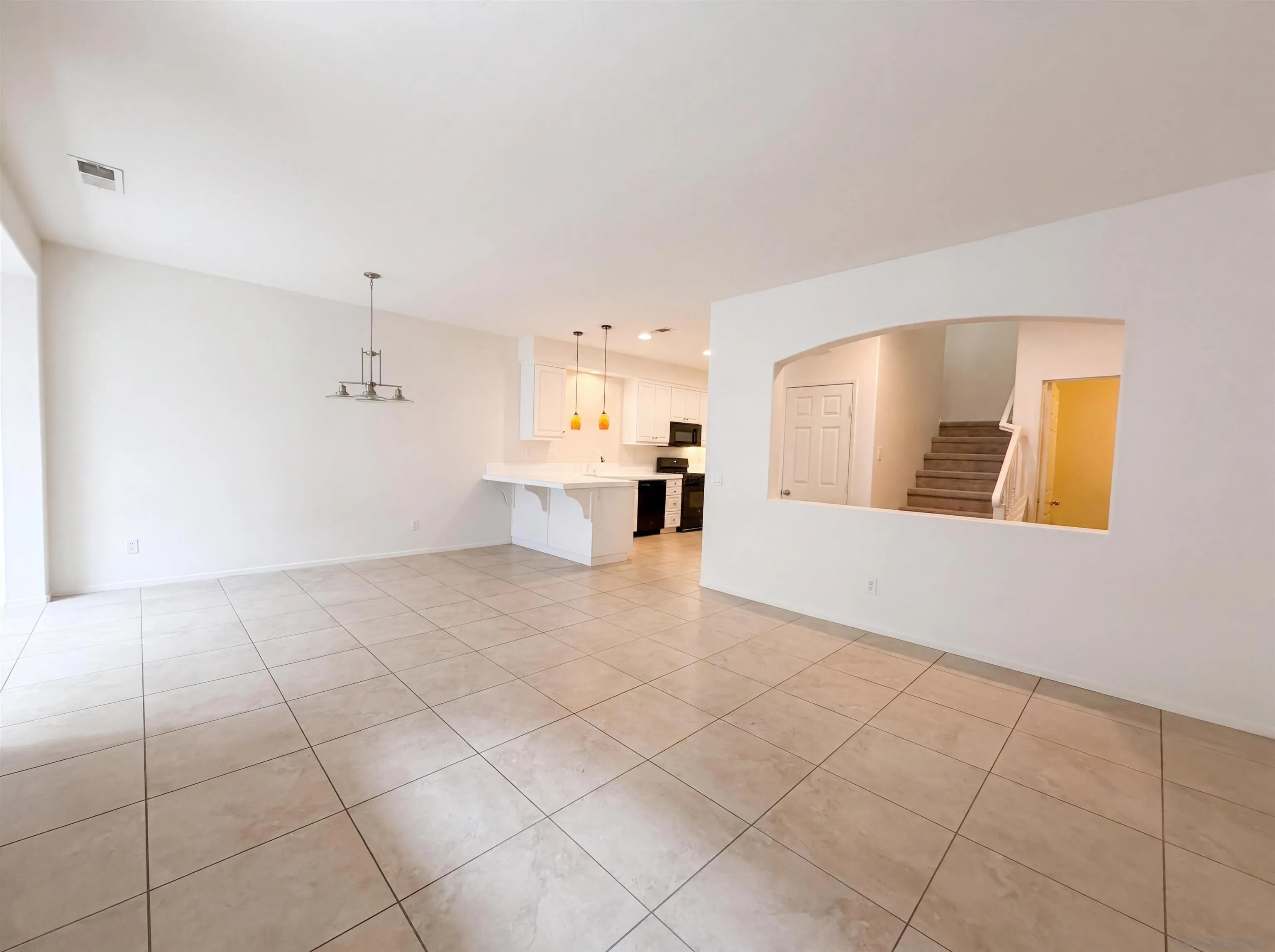 Photo #3: 260013797 Listing: Photo #3