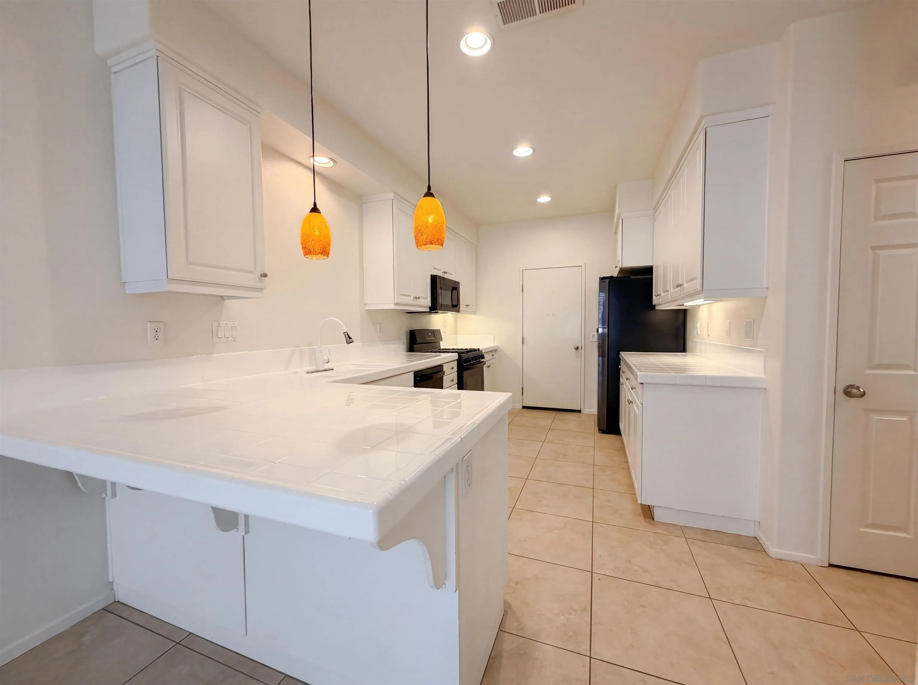 Photo #2: 260013797 Listing: Photo #2
