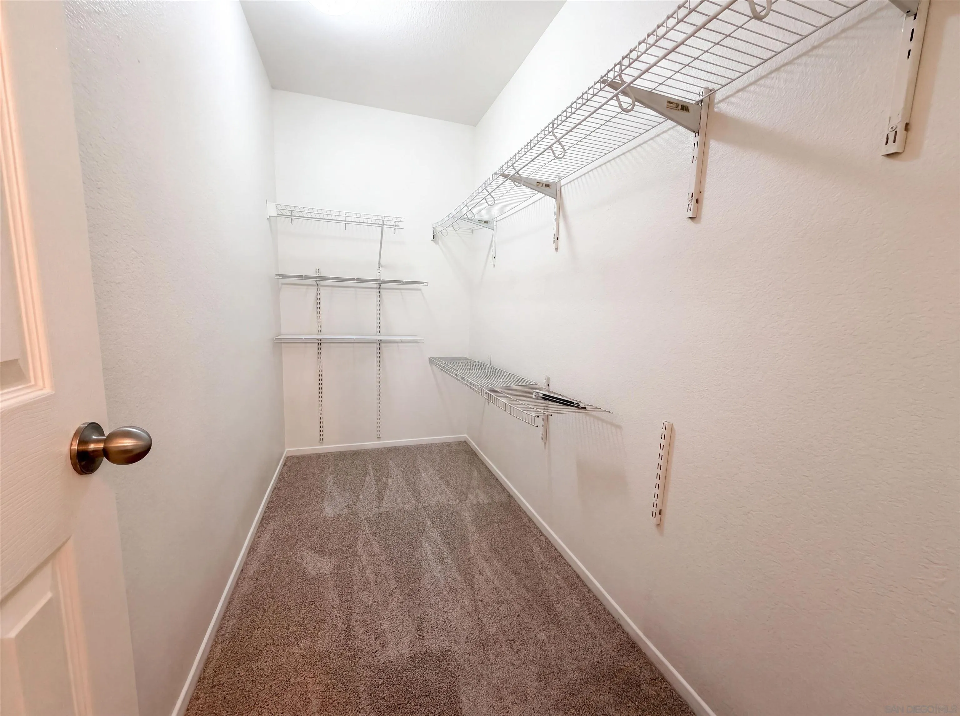 Photo #13: 260013797 Listing: Photo #13