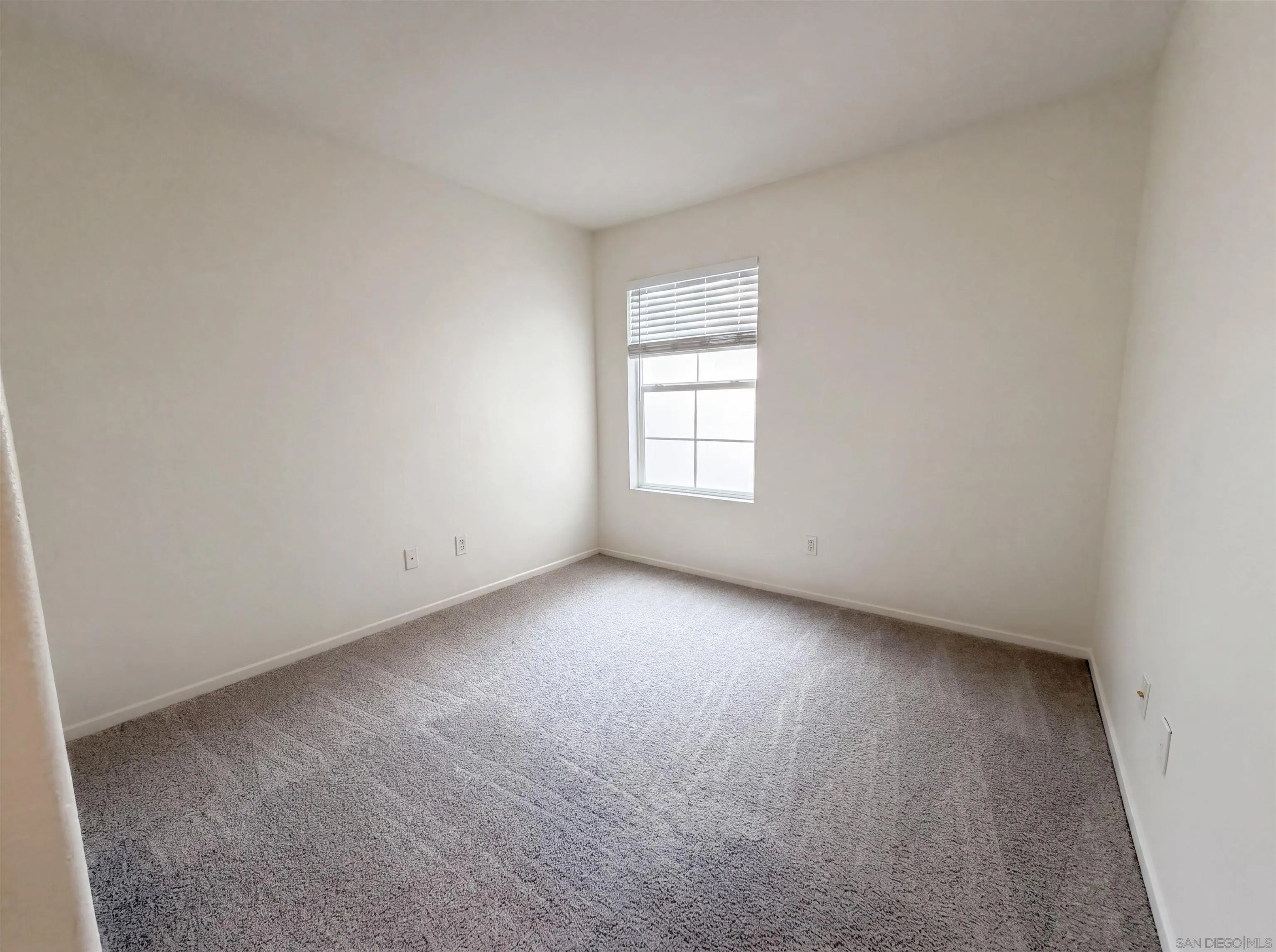 Photo #4: 260013797 Listing: Photo #4