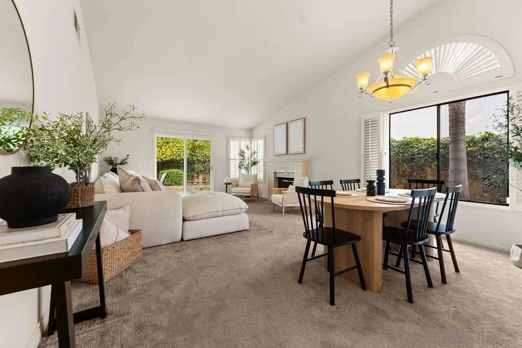 https://cdn.realtyfeed.com/cdn/127/260013800/a243fc54bf1fd59011eeb1488033f0ca.webp