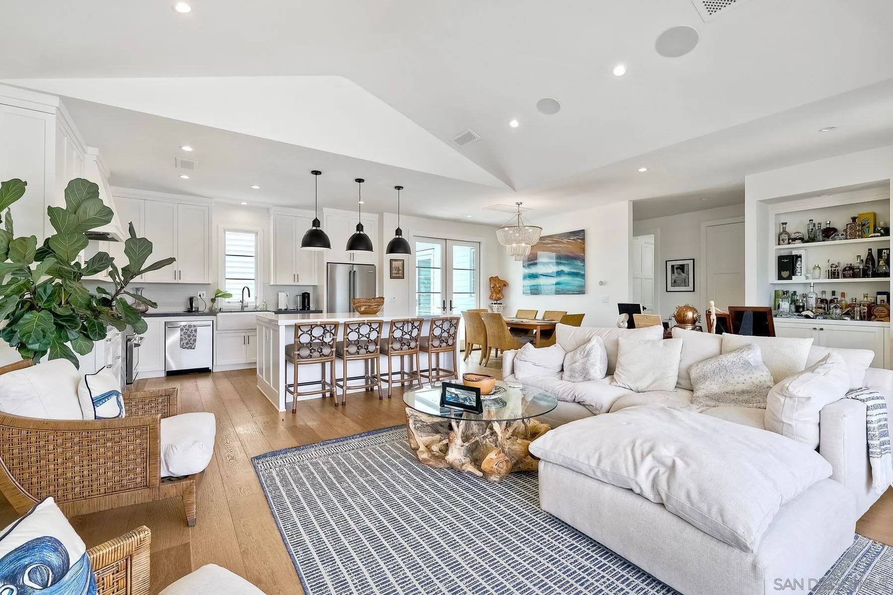 https://cdn.realtyfeed.com/cdn/127/260013801/a9c3ab117e874c63de5918cbf0680457.webp