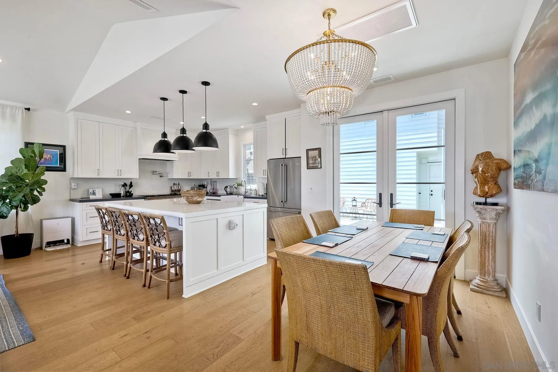 https://cdn.realtyfeed.com/cdn/127/260013801/f5d3b1fe479c880755ca0007aa88cc26.webp