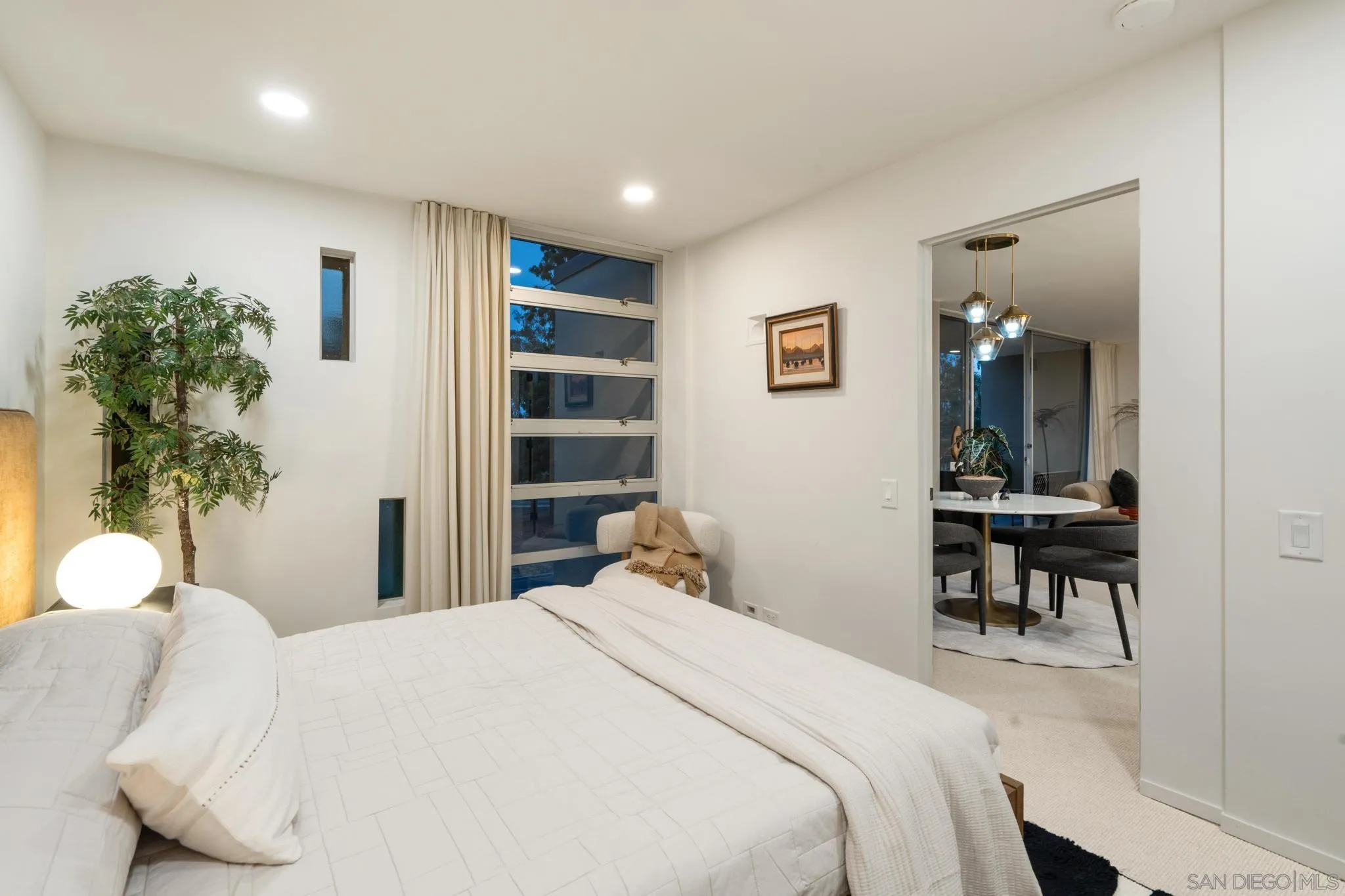 https://cdn.realtyfeed.com/cdn/127/260013813/10ec6952e921649d7add86ce31b56d4b.webp