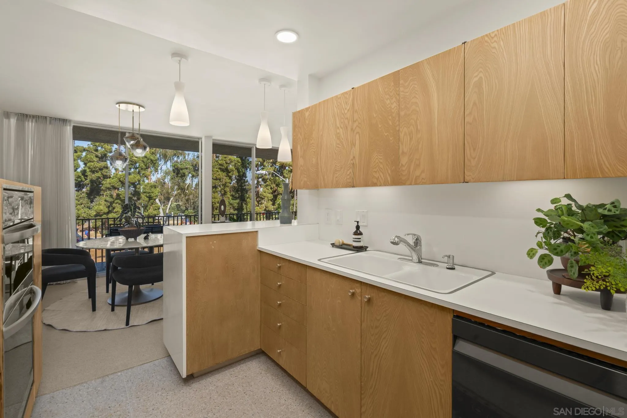 https://cdn.realtyfeed.com/cdn/127/260013813/2f789ead3f57a3de5d2915db6728237f.webp