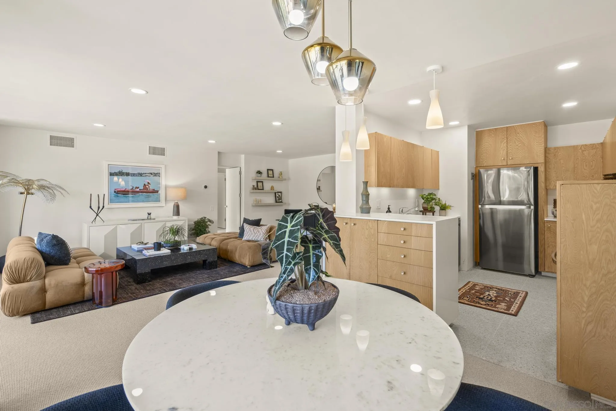 https://cdn.realtyfeed.com/cdn/127/260013813/49df491e423d3cacb46436f40e417859.webp