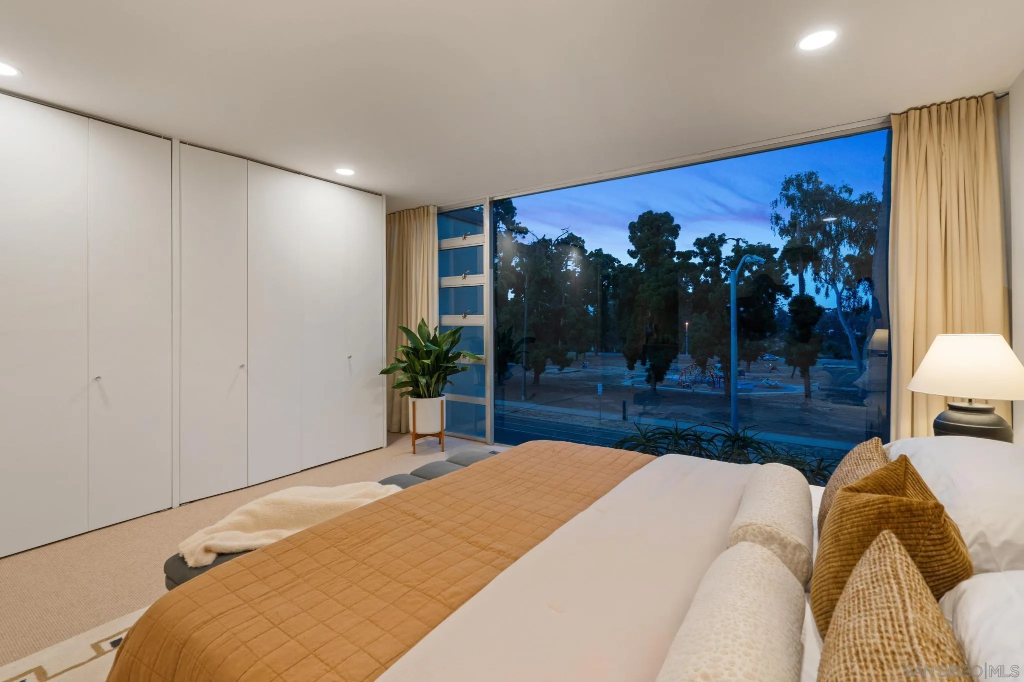 https://cdn.realtyfeed.com/cdn/127/260013813/633e66c53b163f795e06e81b35b5df8e.webp