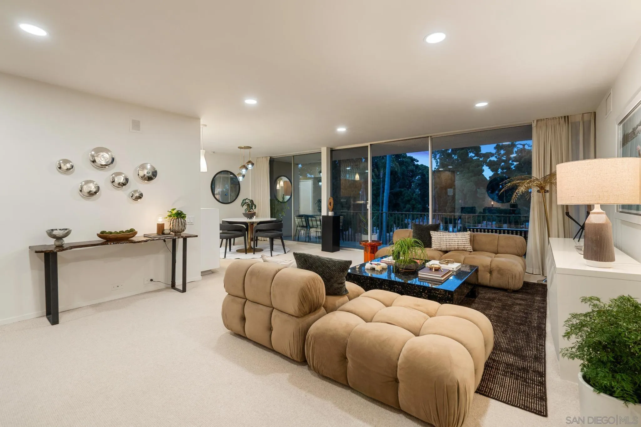 https://cdn.realtyfeed.com/cdn/127/260013813/8f543116f5a20343b52d3ae6f3d7bda2.webp