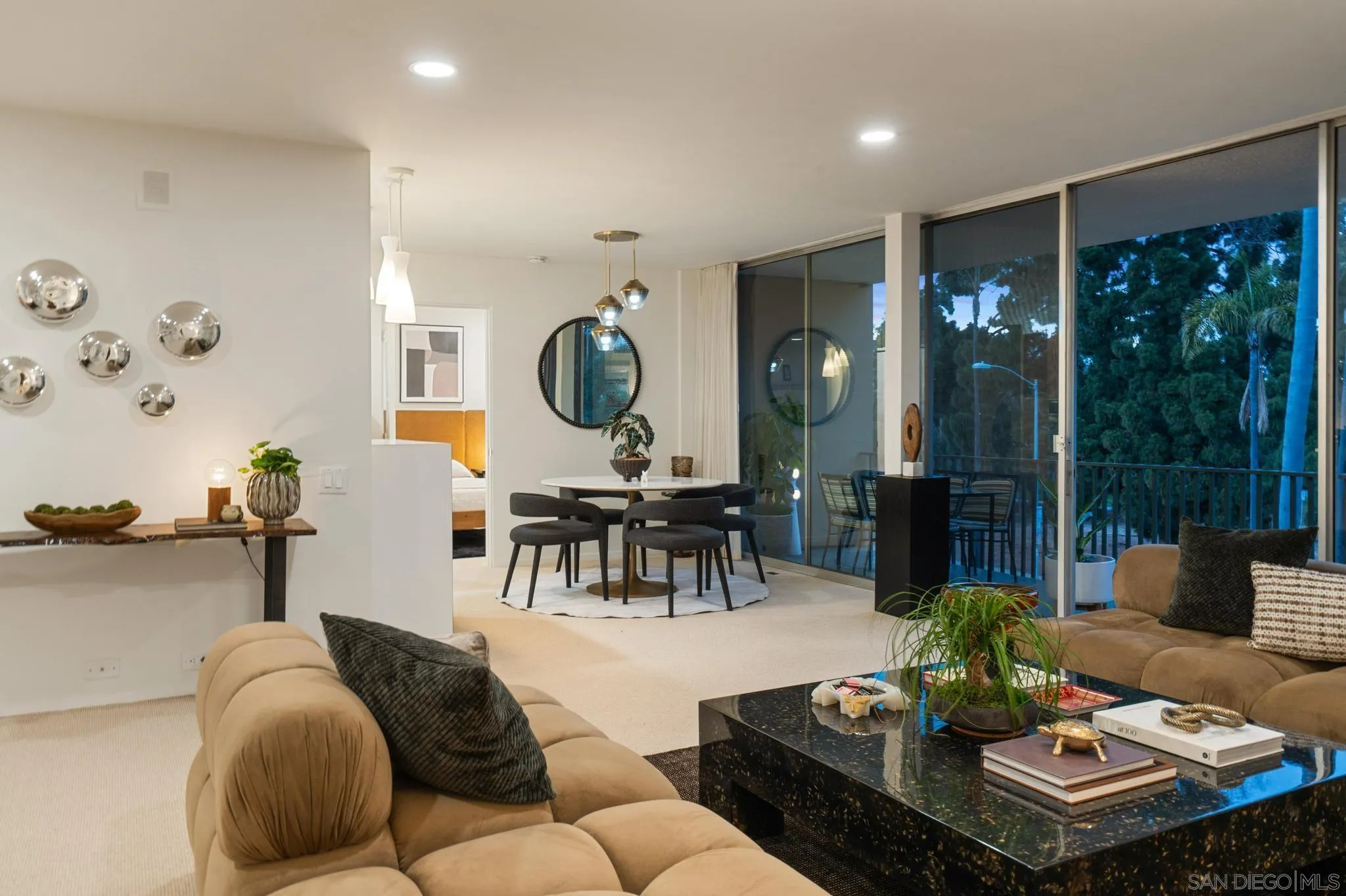 Photo #1: 260013813 Listing: Photo #1