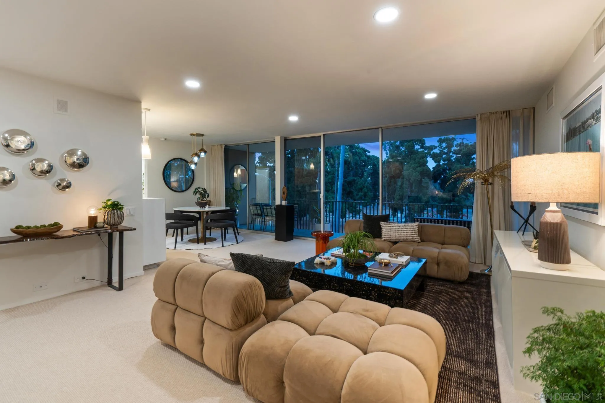 https://cdn.realtyfeed.com/cdn/127/260013813/ca429d8b3ff2cd99b30fd937f31df75c.webp