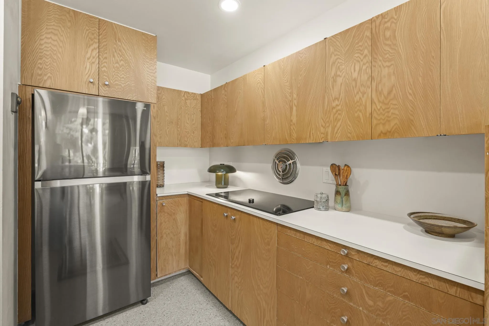 https://cdn.realtyfeed.com/cdn/127/260013813/cf4af63e5f1b709893110aaf7f728a37.webp