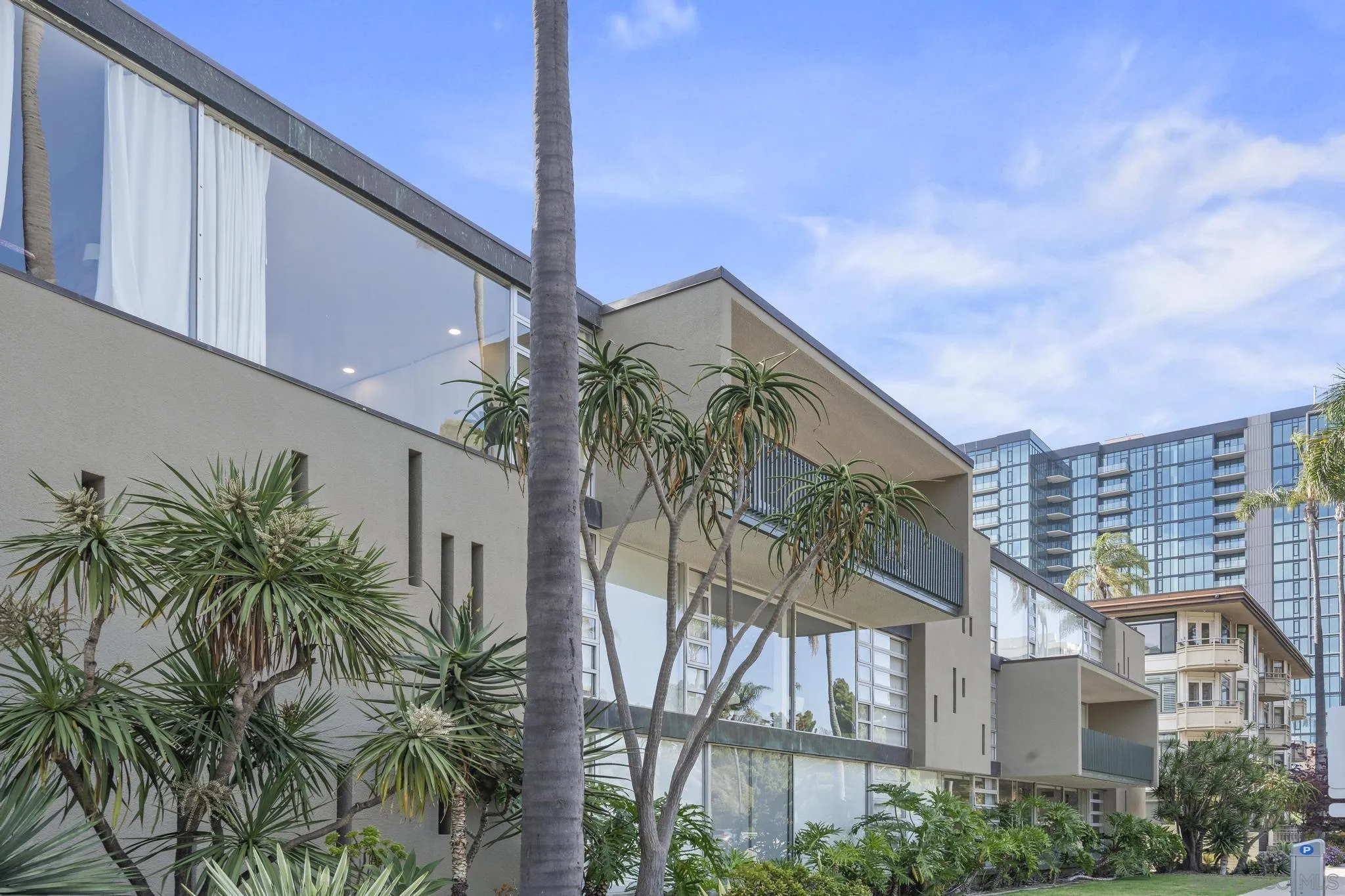 https://cdn.realtyfeed.com/cdn/127/260013813/df7493694087fd1b7b36de6fd9baac00.webp