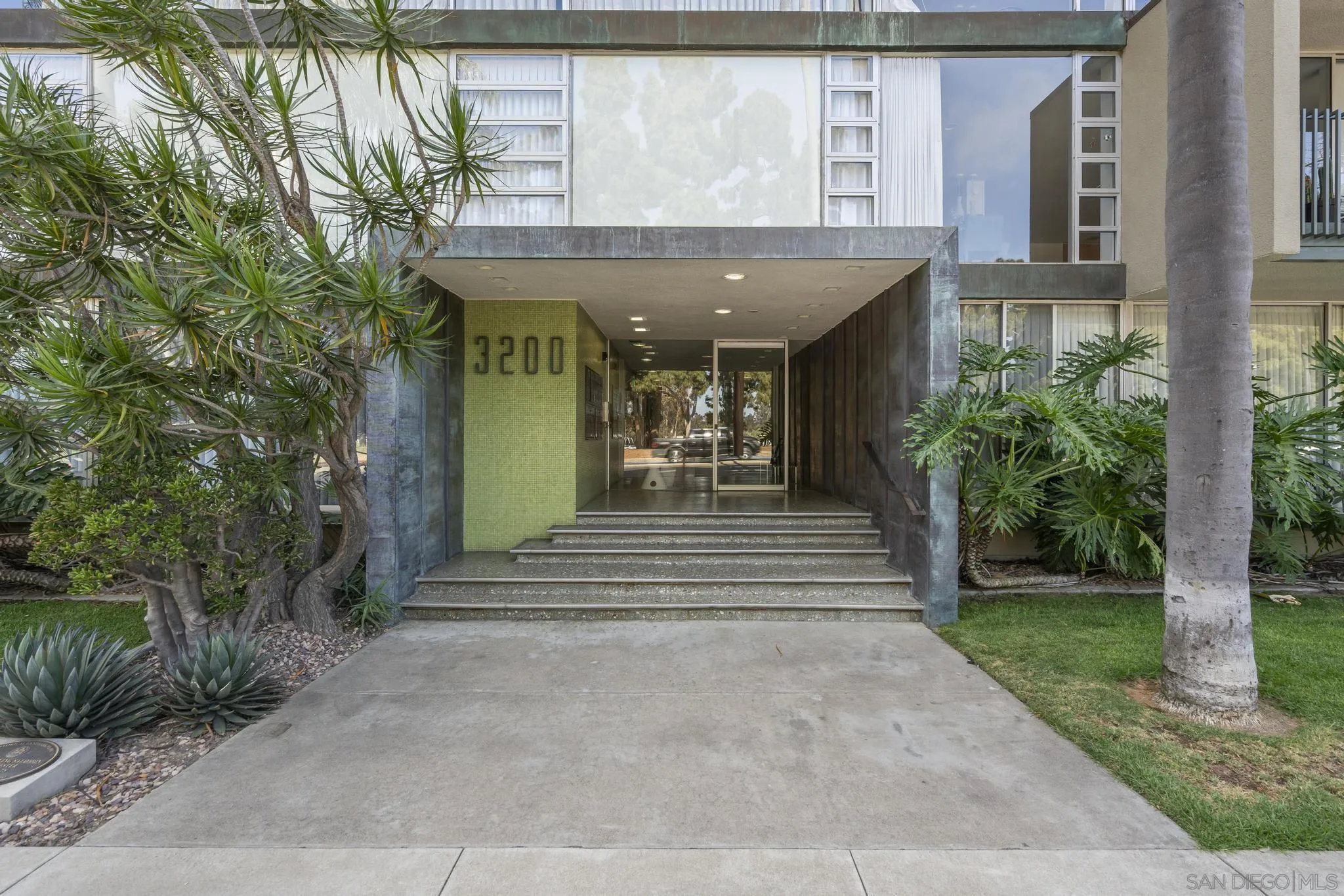 https://cdn.realtyfeed.com/cdn/127/260013813/fddfc59ea3233191bc505cea5ff8d05b.webp