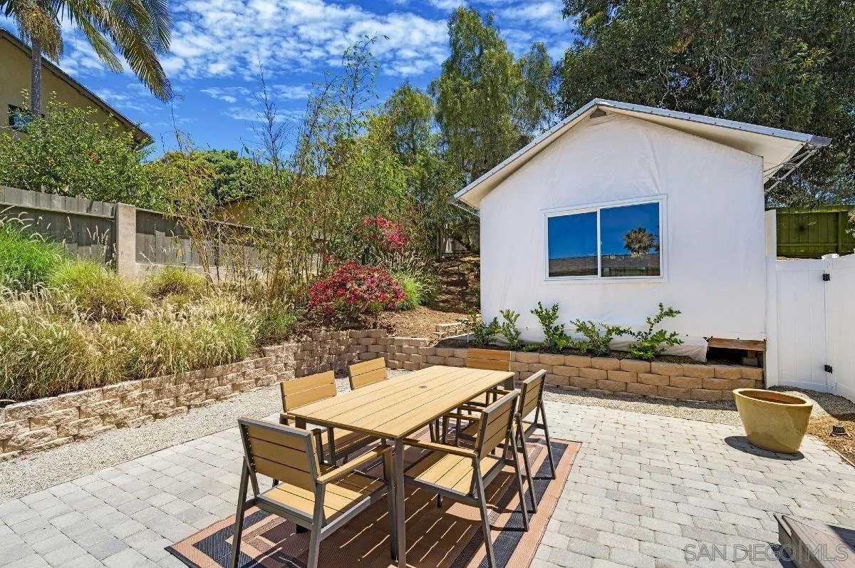 https://cdn.realtyfeed.com/cdn/127/260013815/0dd1fda44653a3977c4771bd45ebaf60.webp